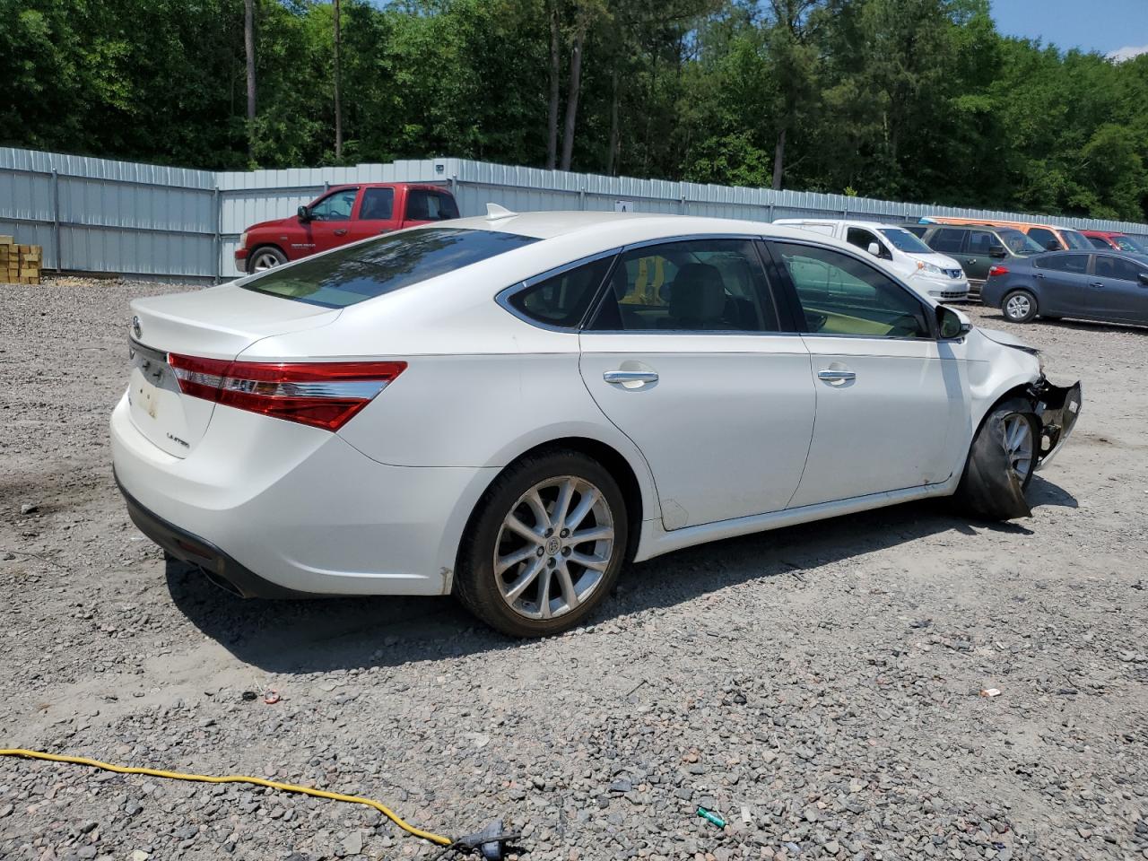 Photo 2 VIN: 4T1BK1EB6DU032898 - TOYOTA AVALON 