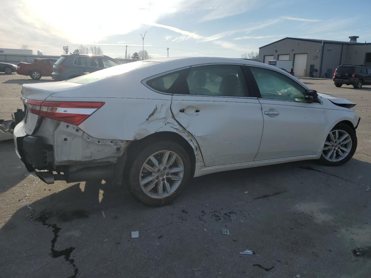 Photo 2 VIN: 4T1BK1EB6DU051550 - TOYOTA AVALON 