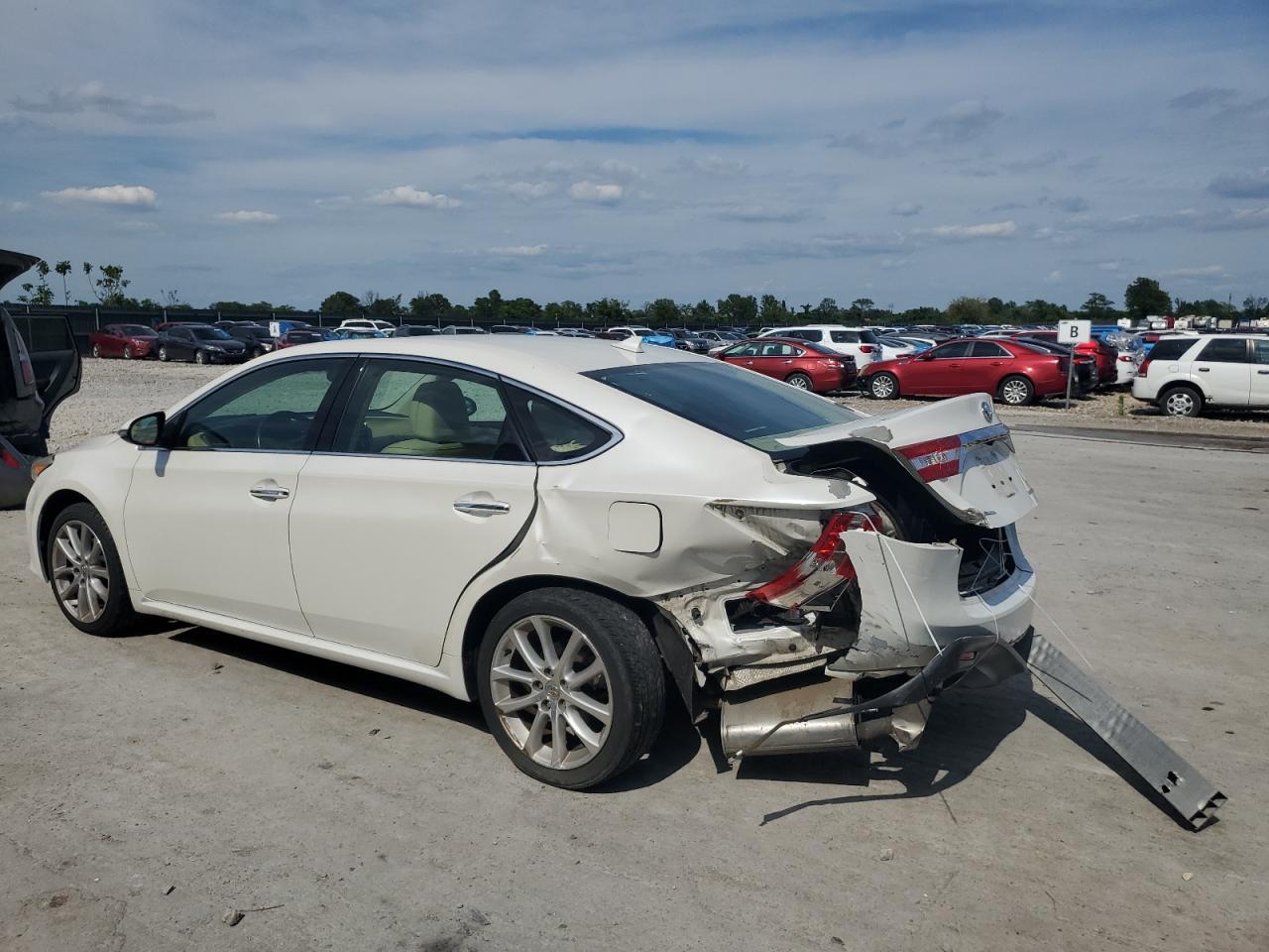 Photo 1 VIN: 4T1BK1EB6DU062015 - TOYOTA AVALON 