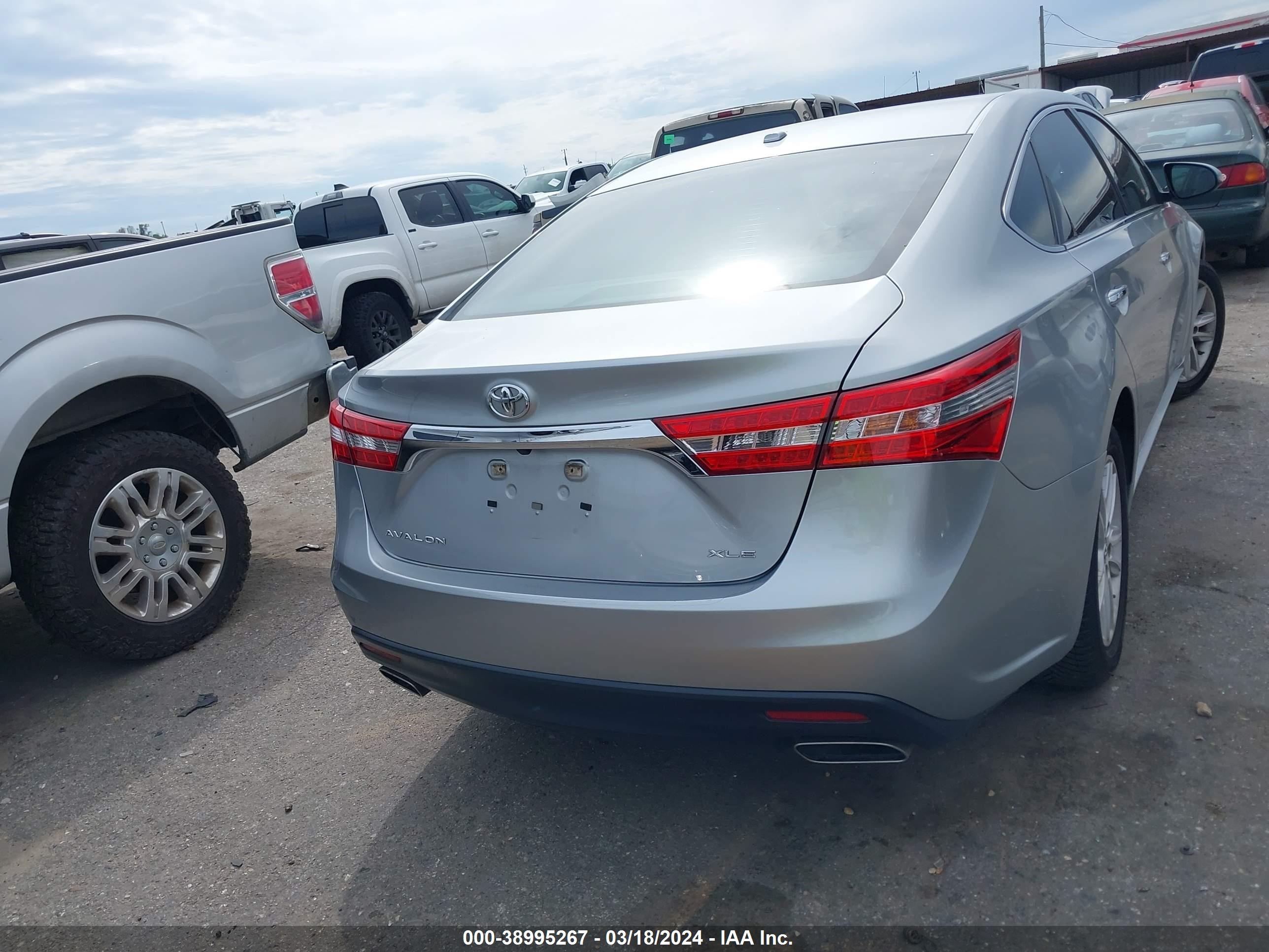 Photo 15 VIN: 4T1BK1EB6FU167656 - TOYOTA AVALON 