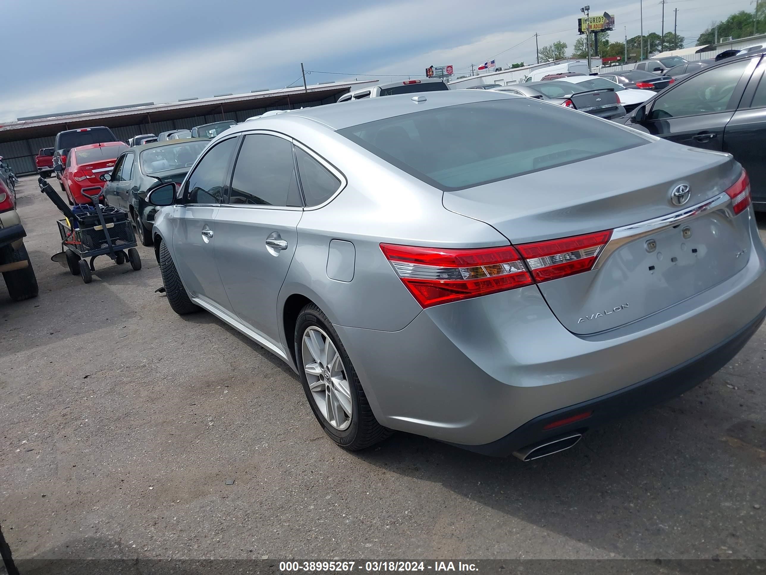 Photo 2 VIN: 4T1BK1EB6FU167656 - TOYOTA AVALON 