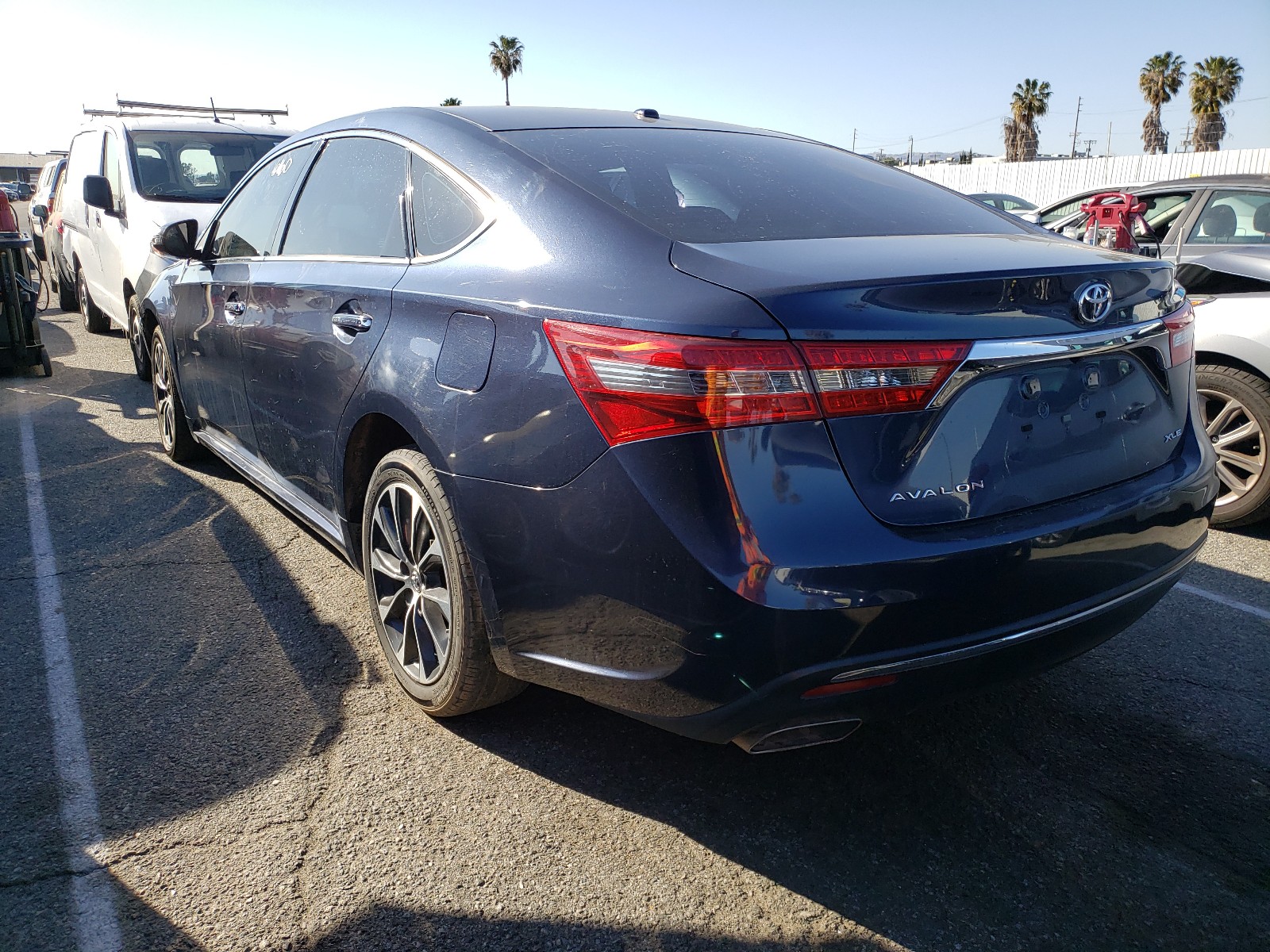 Photo 2 VIN: 4T1BK1EB6HU244707 - TOYOTA AVALON XLE 