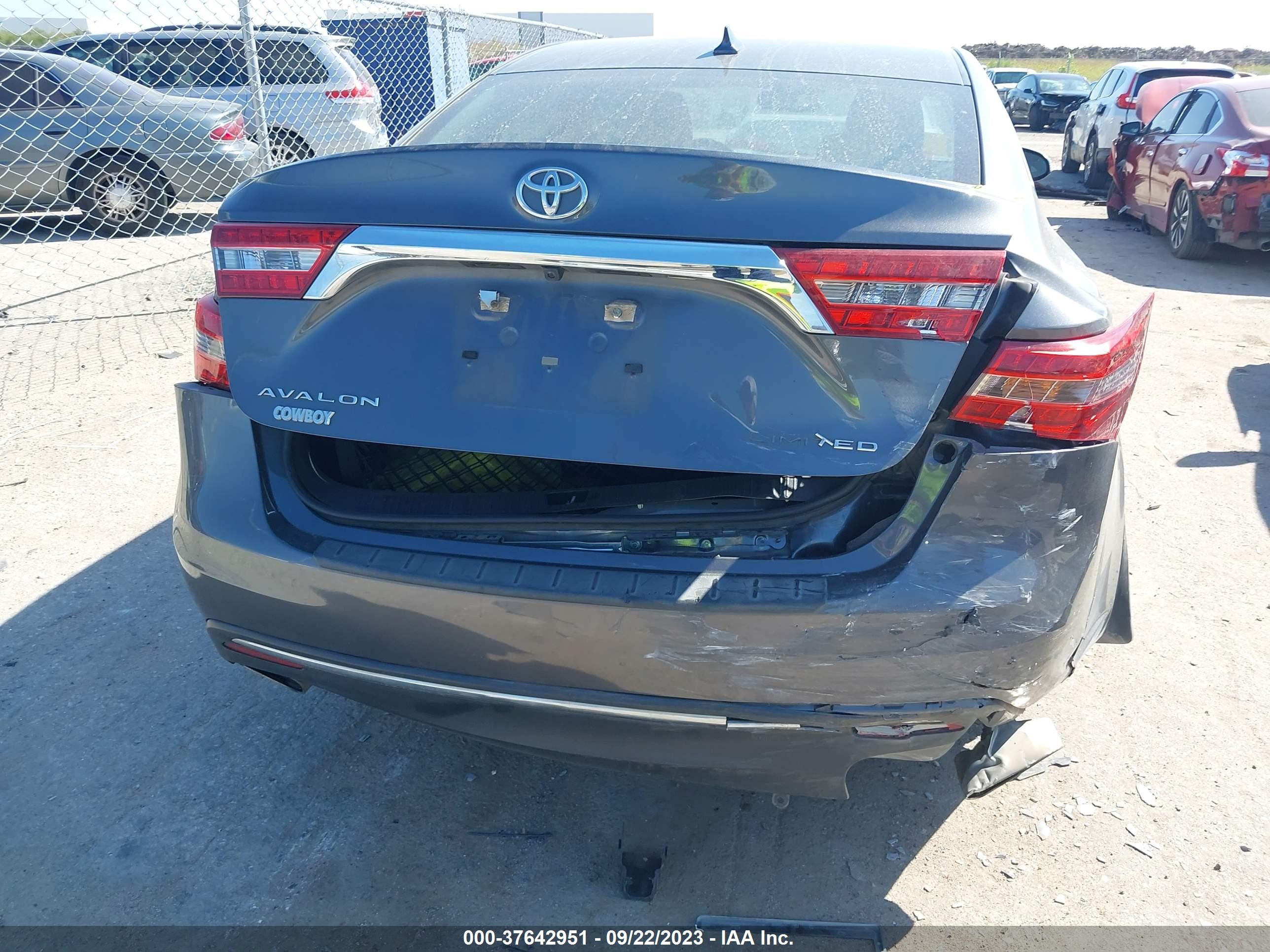 Photo 5 VIN: 4T1BK1EB6HU262401 - TOYOTA AVALON 