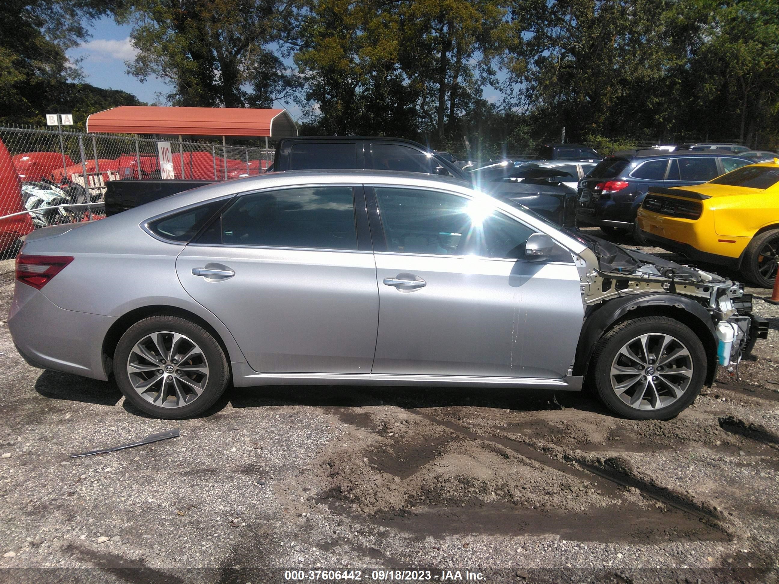 Photo 13 VIN: 4T1BK1EB7JU280105 - TOYOTA AVALON 