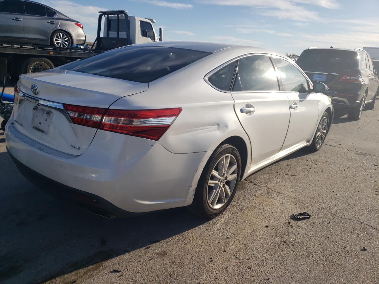 Photo 2 VIN: 4T1BK1EB8DU039755 - TOYOTA AVALON 