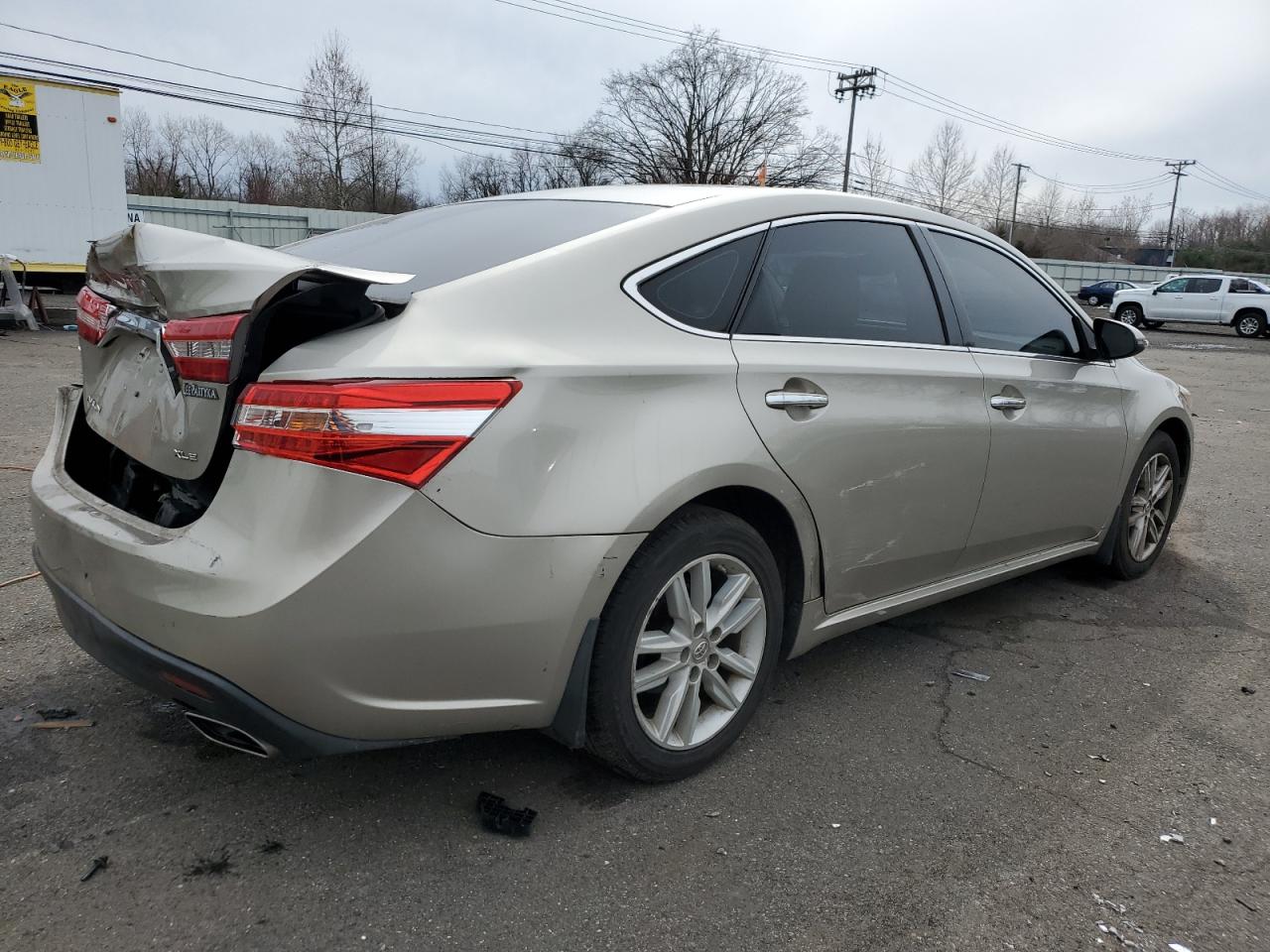 Photo 2 VIN: 4T1BK1EB8DU063506 - TOYOTA AVALON 