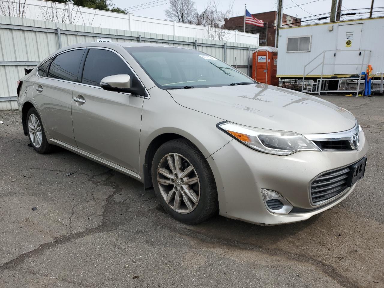 Photo 3 VIN: 4T1BK1EB8DU063506 - TOYOTA AVALON 