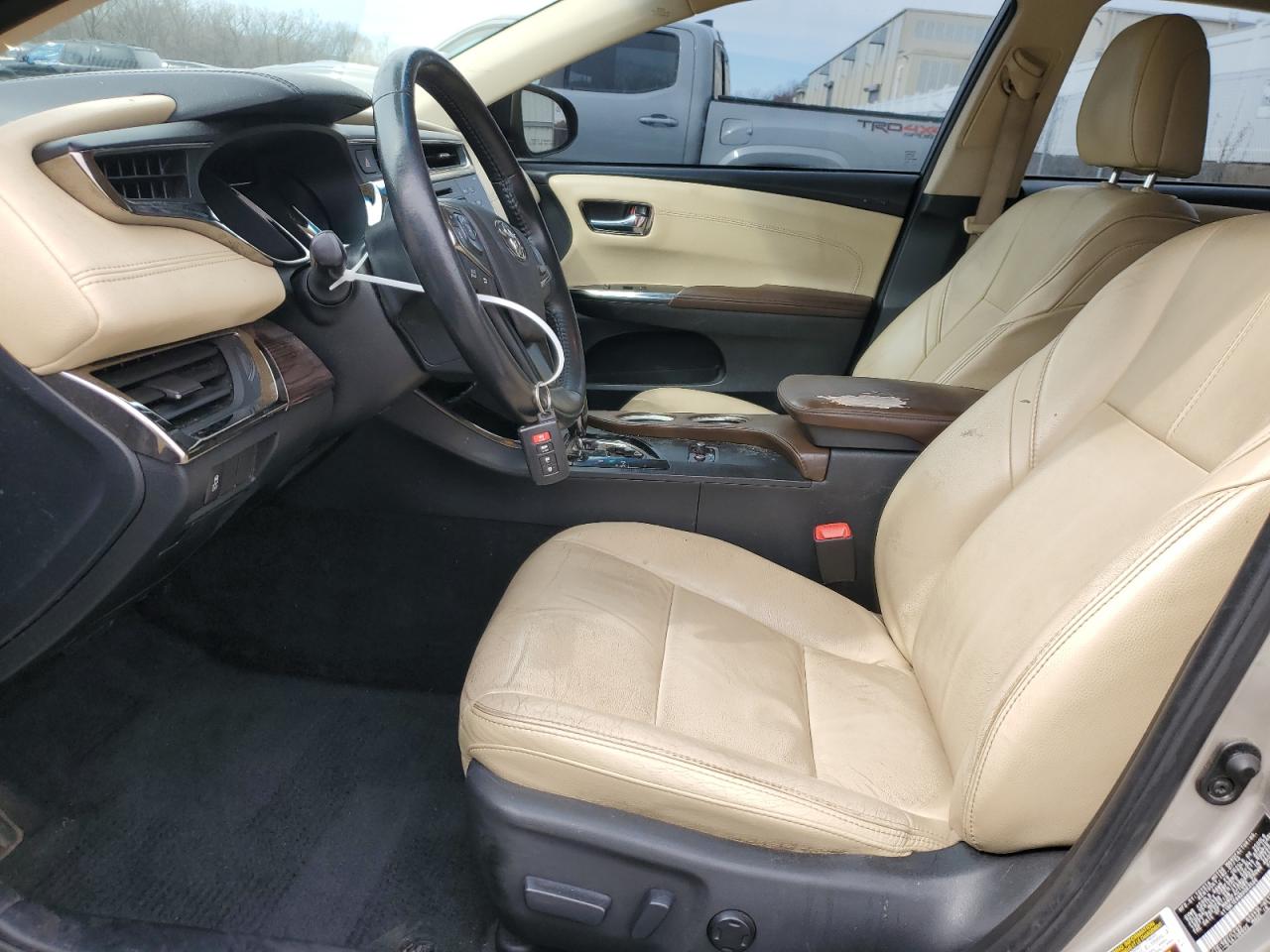 Photo 6 VIN: 4T1BK1EB8DU063506 - TOYOTA AVALON 