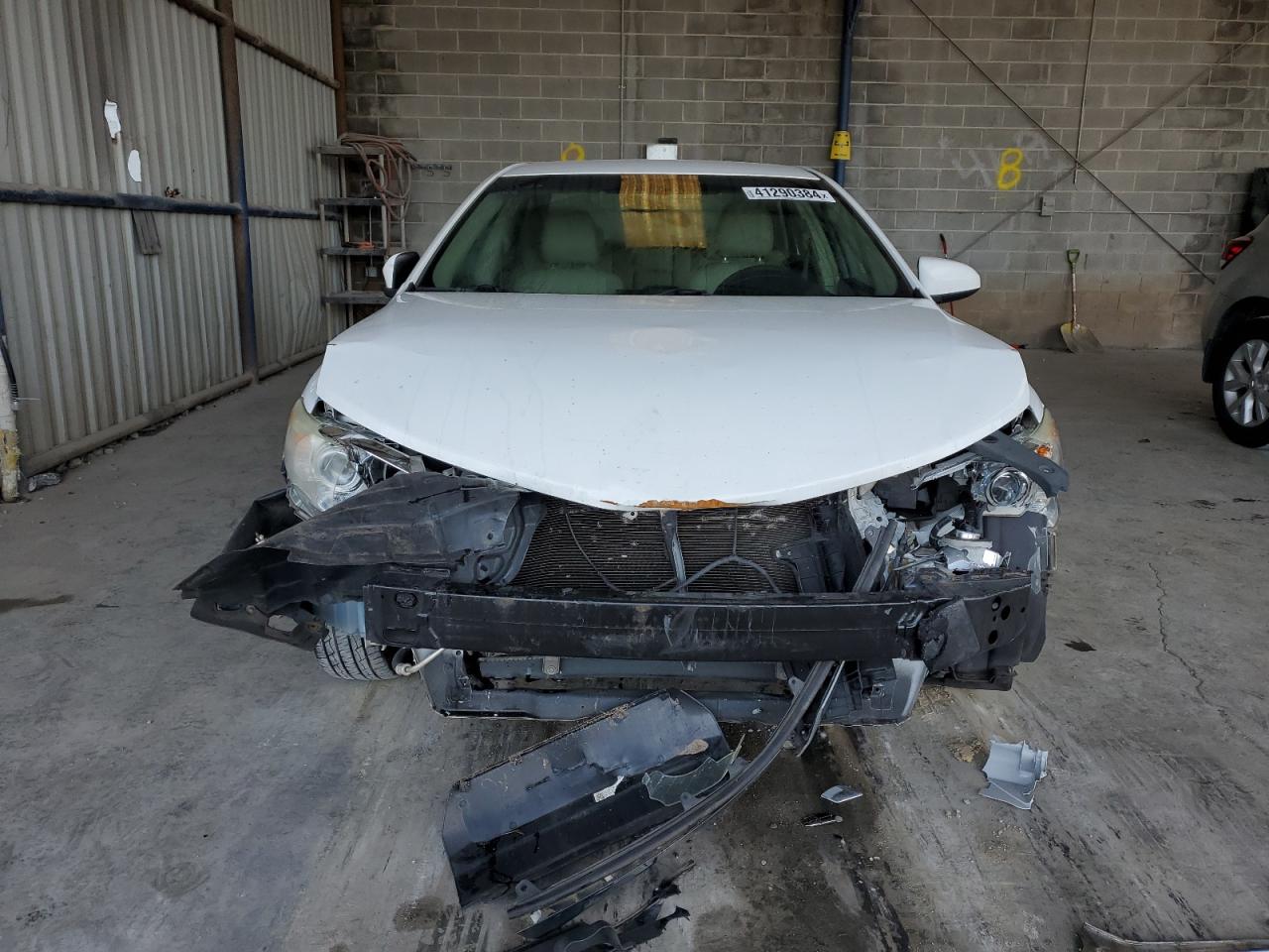 Photo 4 VIN: 4T1BK1EB8DU066907 - TOYOTA CAMRY 