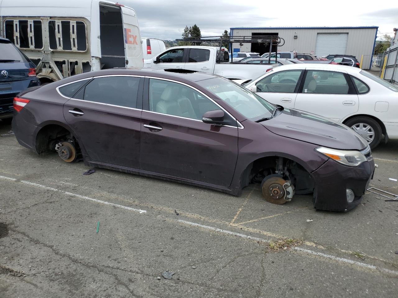 Photo 3 VIN: 4T1BK1EB8EU080260 - TOYOTA AVALON 