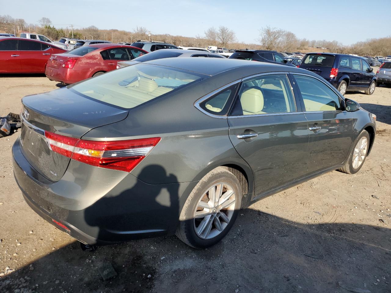 Photo 2 VIN: 4T1BK1EB8EU097107 - TOYOTA AVALON 