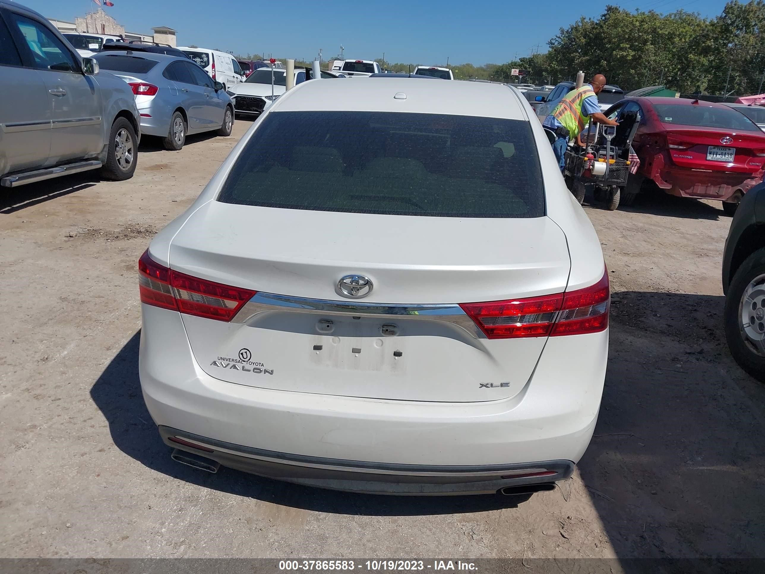 Photo 15 VIN: 4T1BK1EB8GU236204 - TOYOTA AVALON 