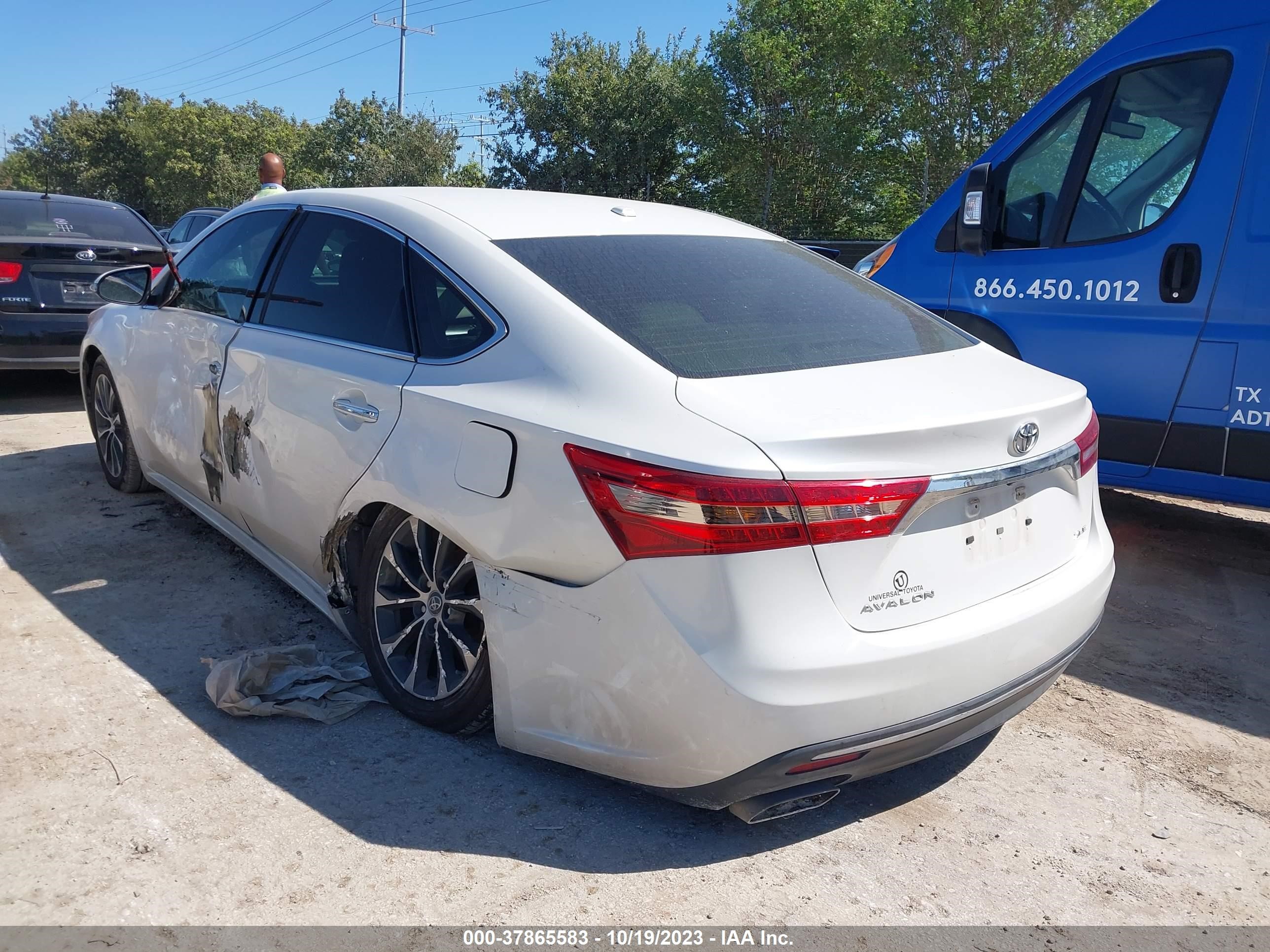 Photo 2 VIN: 4T1BK1EB8GU236204 - TOYOTA AVALON 