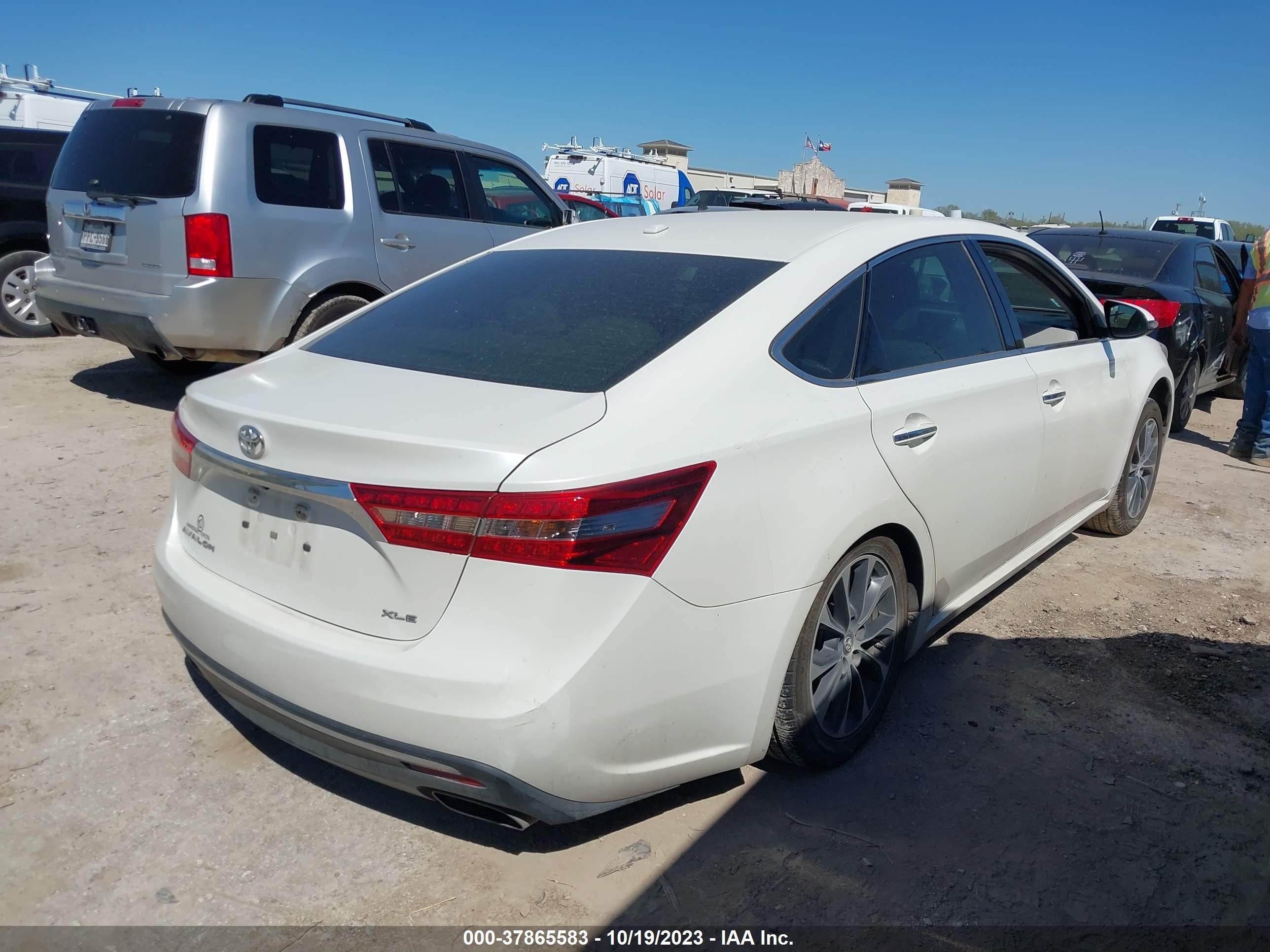 Photo 3 VIN: 4T1BK1EB8GU236204 - TOYOTA AVALON 