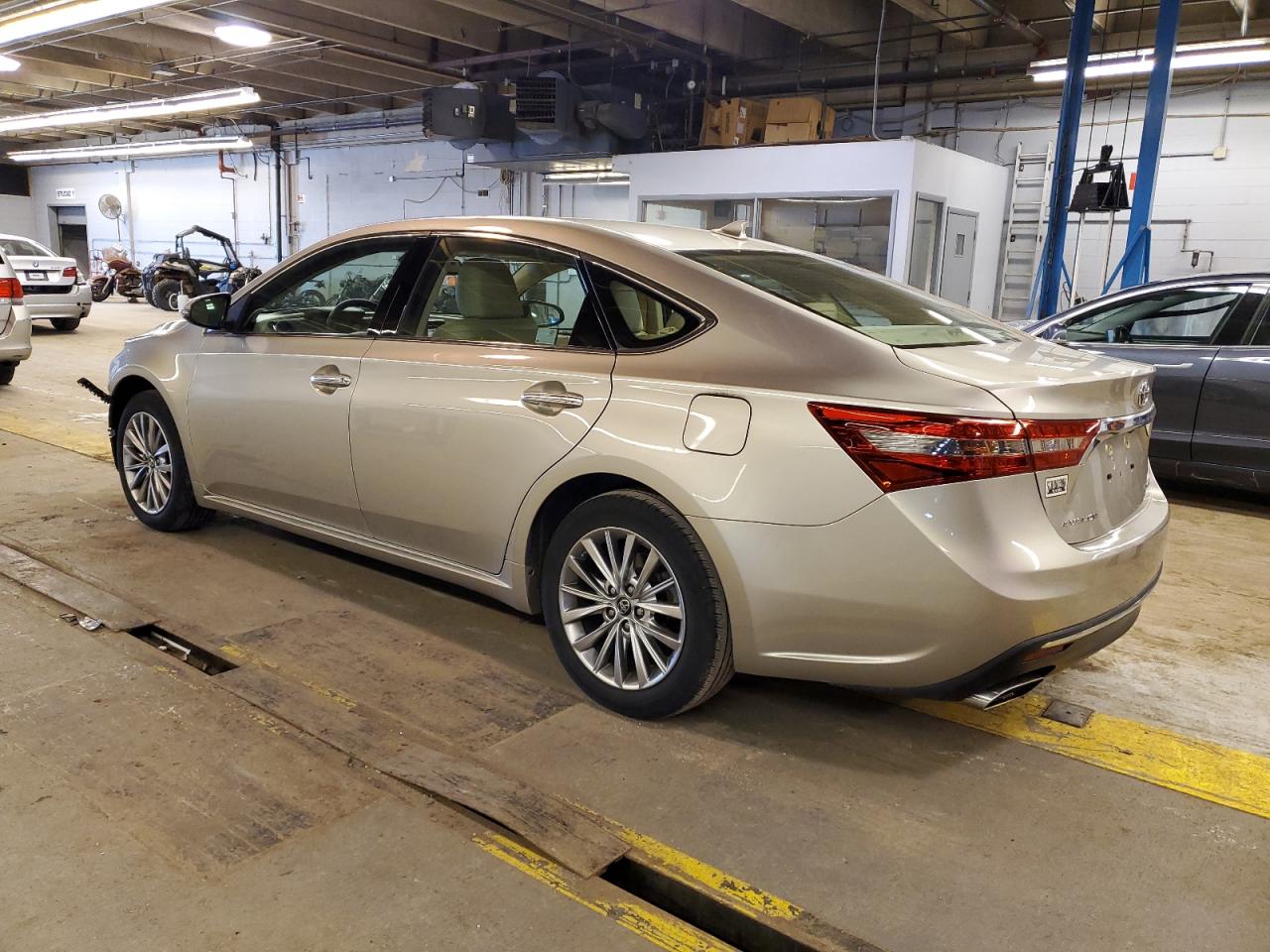 Photo 1 VIN: 4T1BK1EB8GU242276 - TOYOTA AVALON 