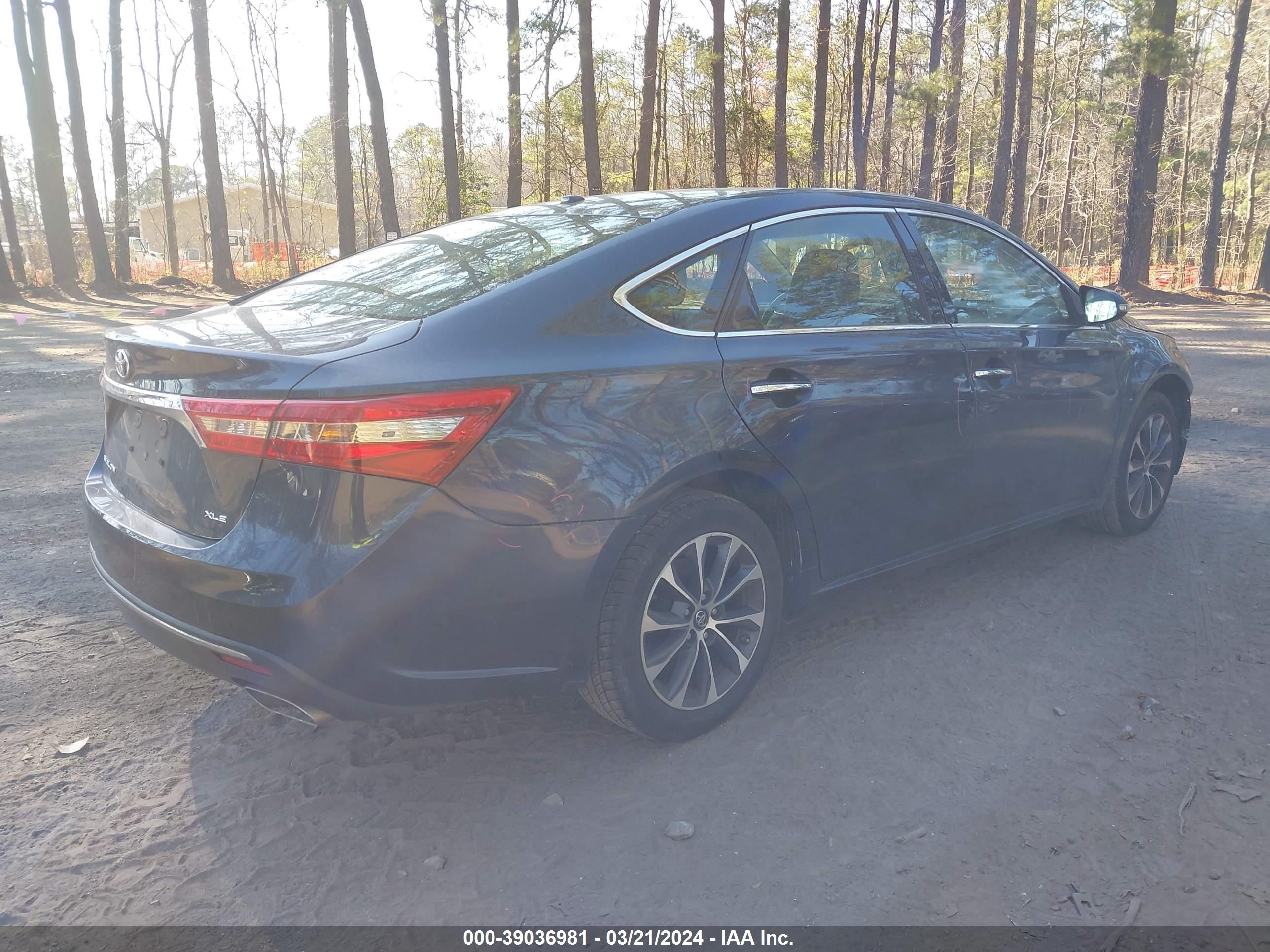 Photo 3 VIN: 4T1BK1EB8JU283627 - TOYOTA AVALON 