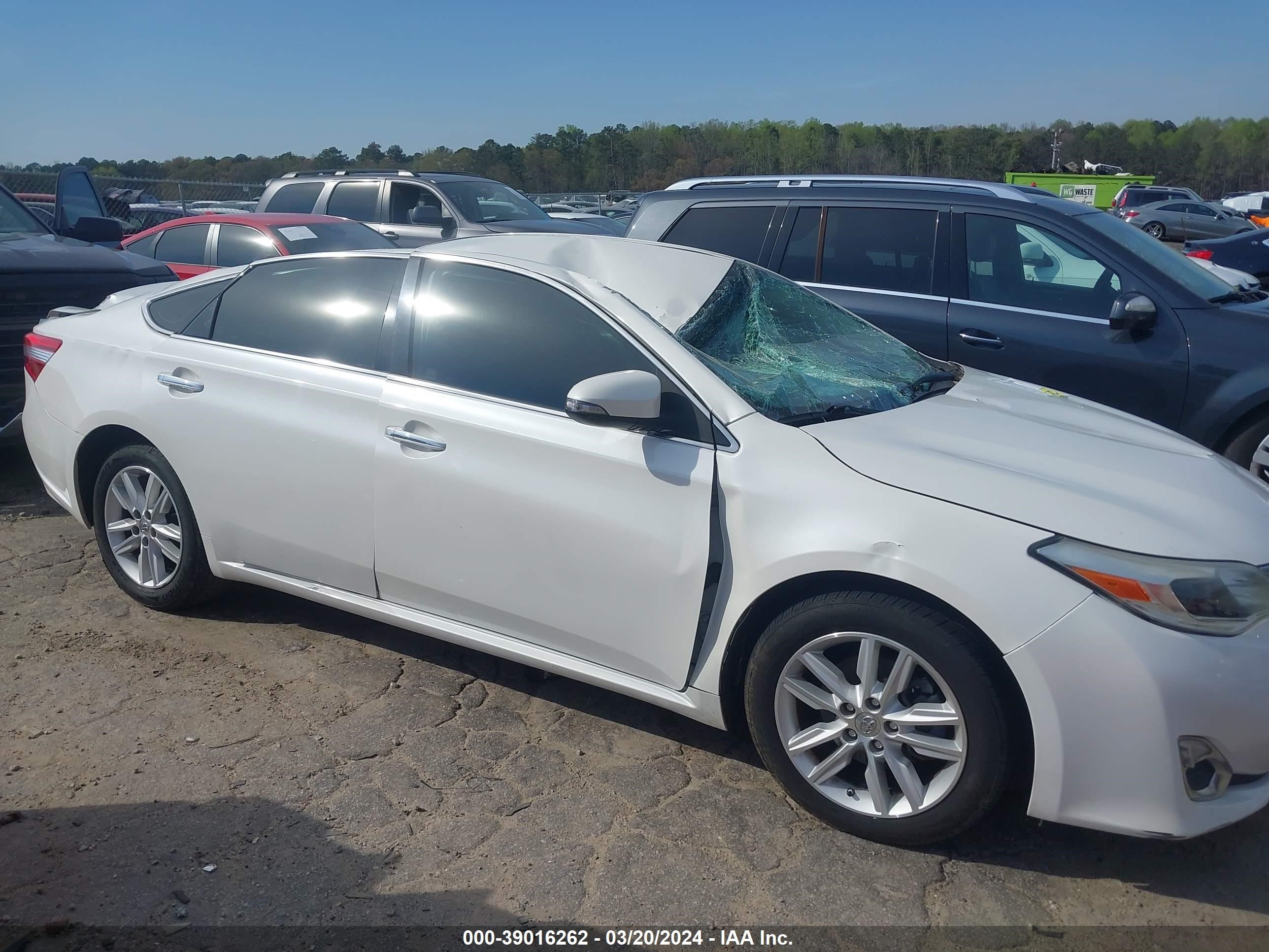 Photo 11 VIN: 4T1BK1EB9EU132334 - TOYOTA AVALON 