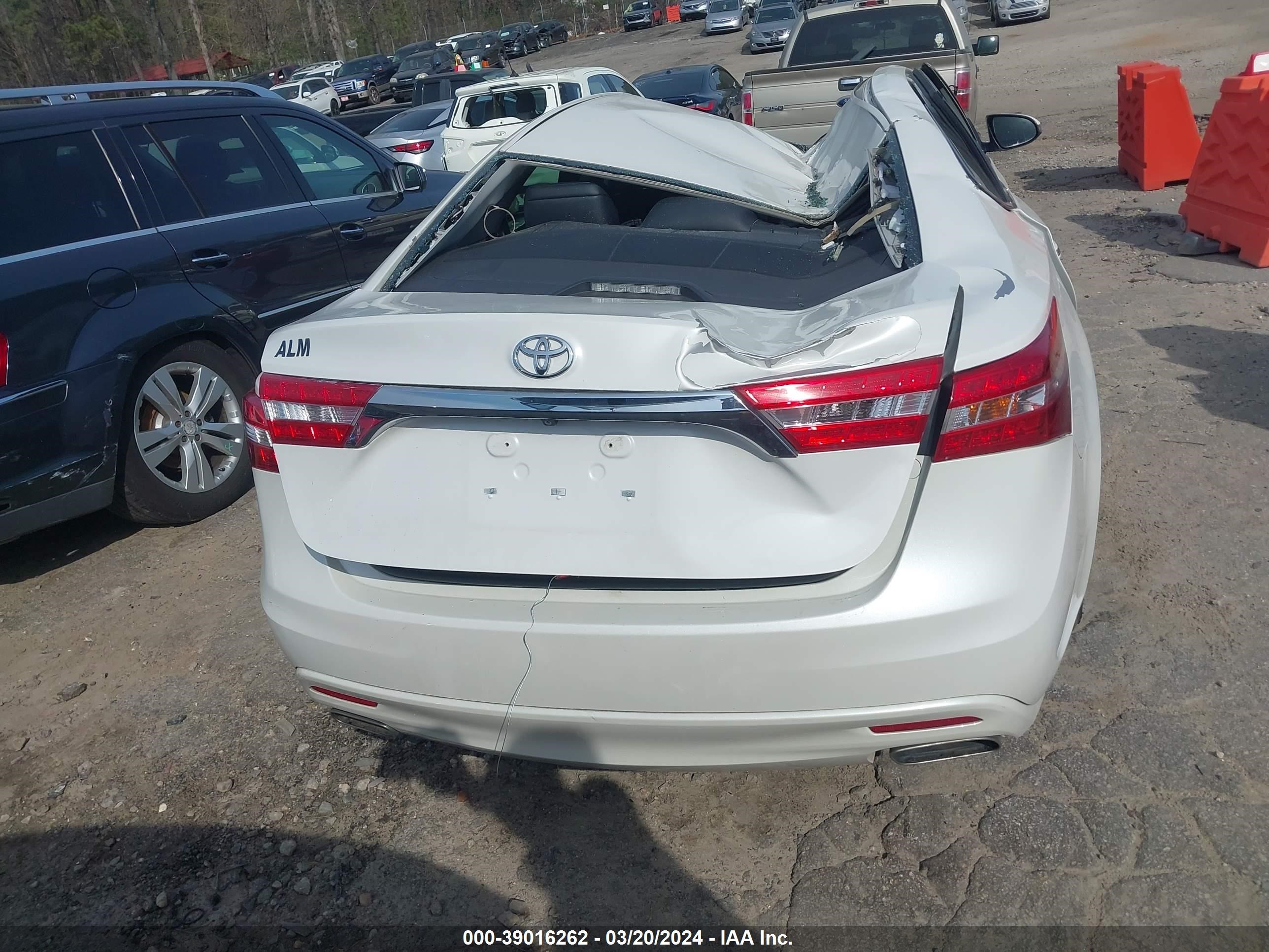 Photo 14 VIN: 4T1BK1EB9EU132334 - TOYOTA AVALON 