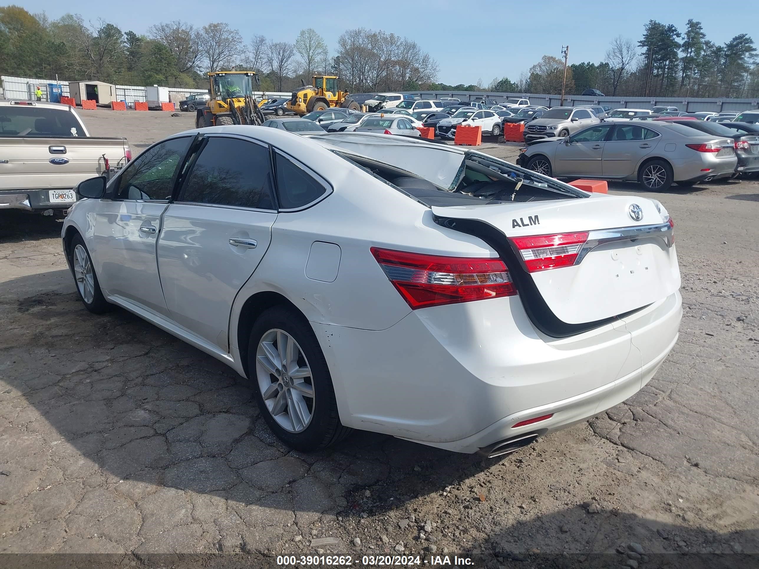 Photo 2 VIN: 4T1BK1EB9EU132334 - TOYOTA AVALON 