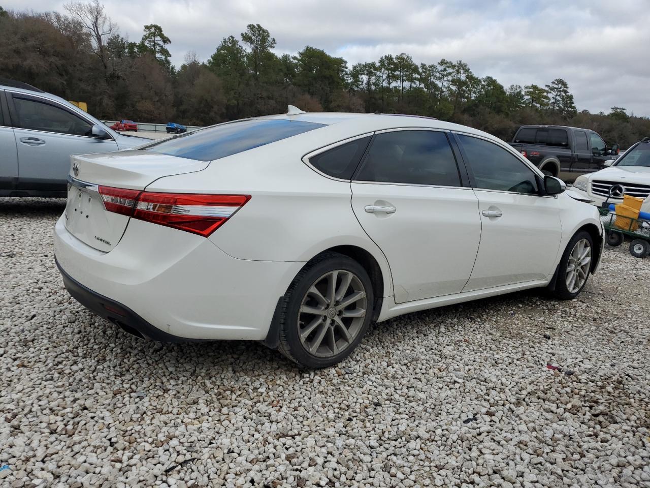 Photo 2 VIN: 4T1BK1EBXDU042737 - TOYOTA AVALON 