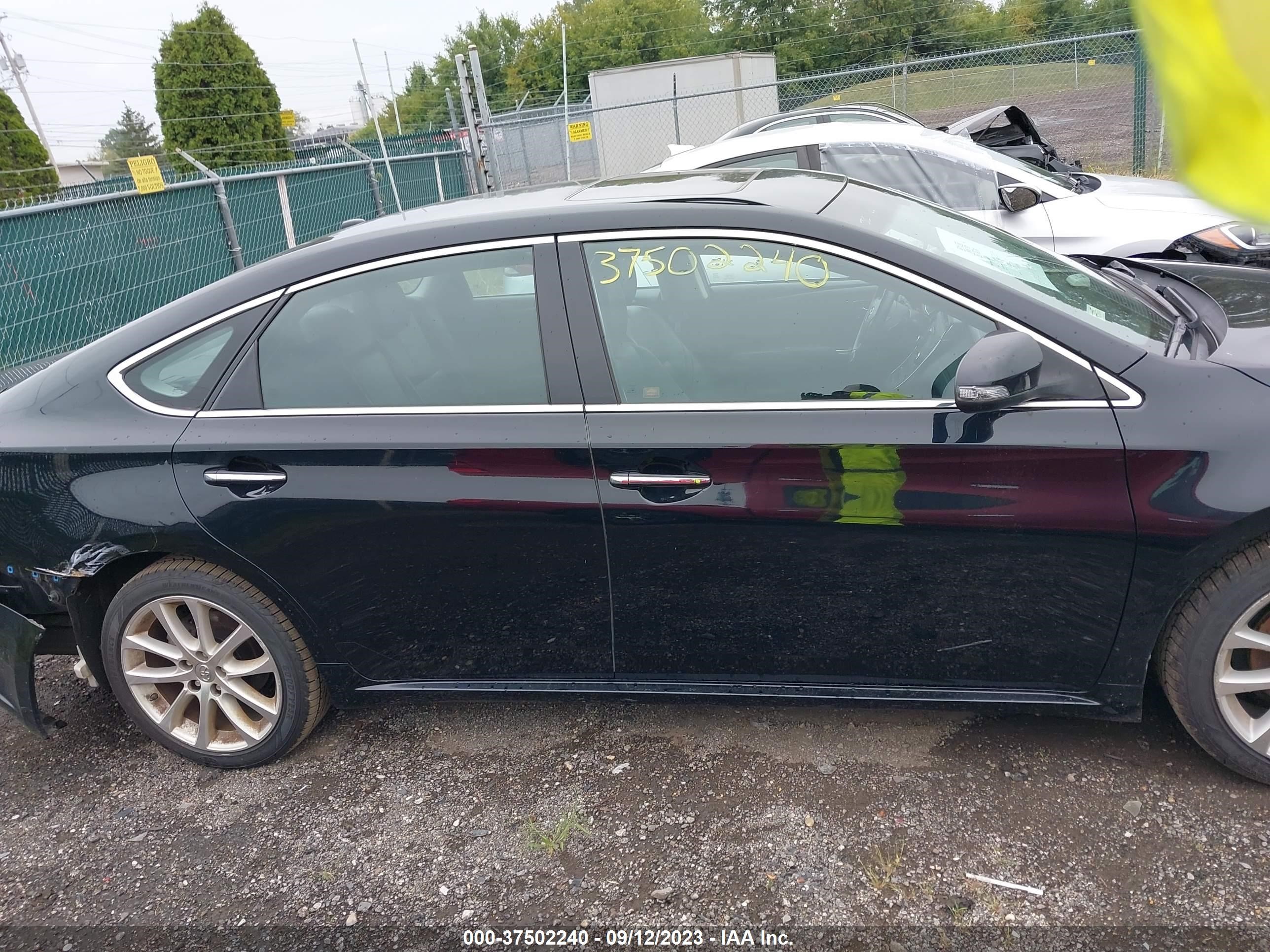 Photo 12 VIN: 4T1BK1EBXDU069047 - TOYOTA AVALON 