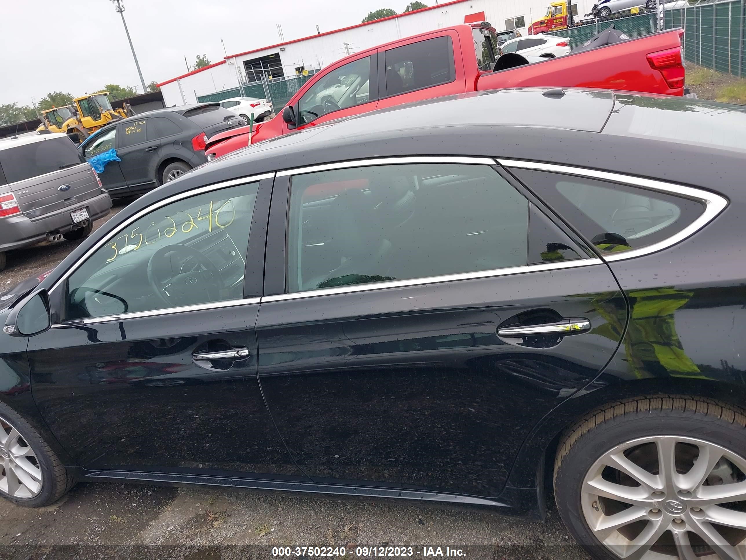 Photo 13 VIN: 4T1BK1EBXDU069047 - TOYOTA AVALON 