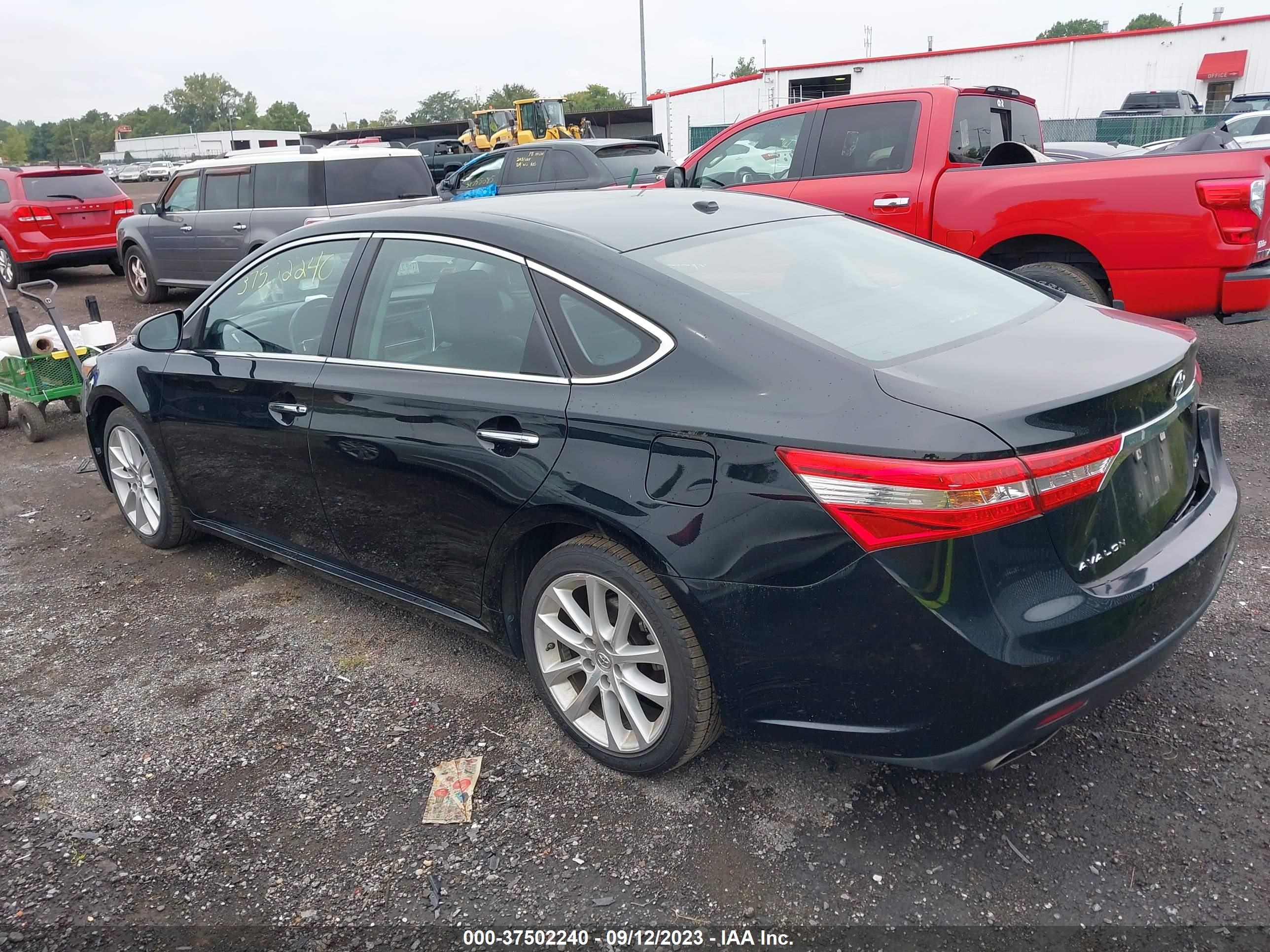 Photo 2 VIN: 4T1BK1EBXDU069047 - TOYOTA AVALON 