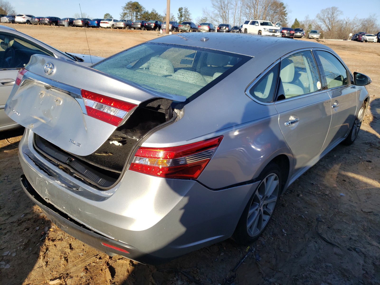 Photo 3 VIN: 4T1BK1EBXFU144607 - TOYOTA AVALON XLE 