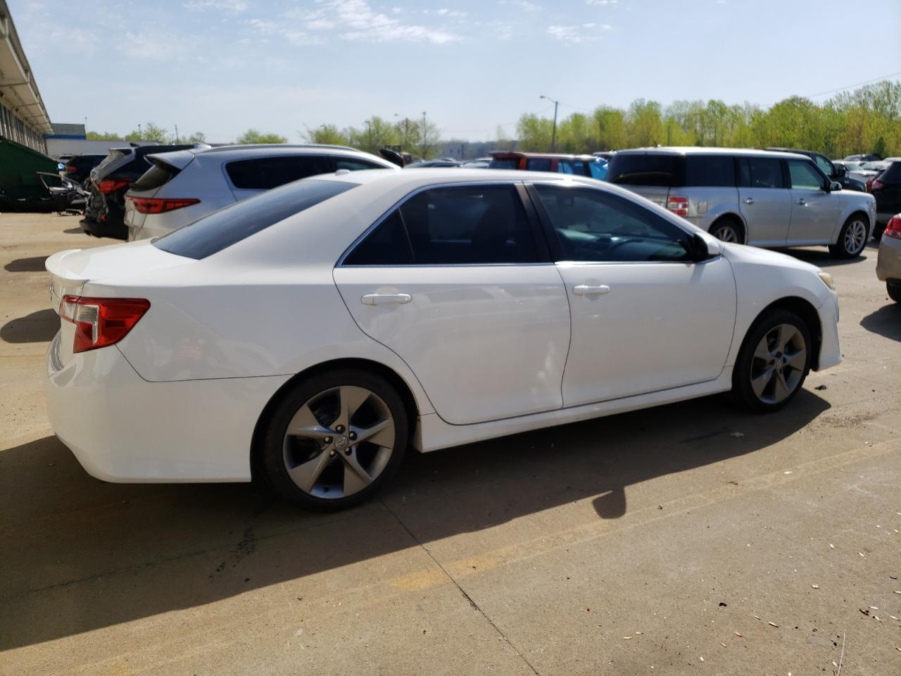 Photo 2 VIN: 4T1BK1FK0CU508558 - TOYOTA CAMRY 