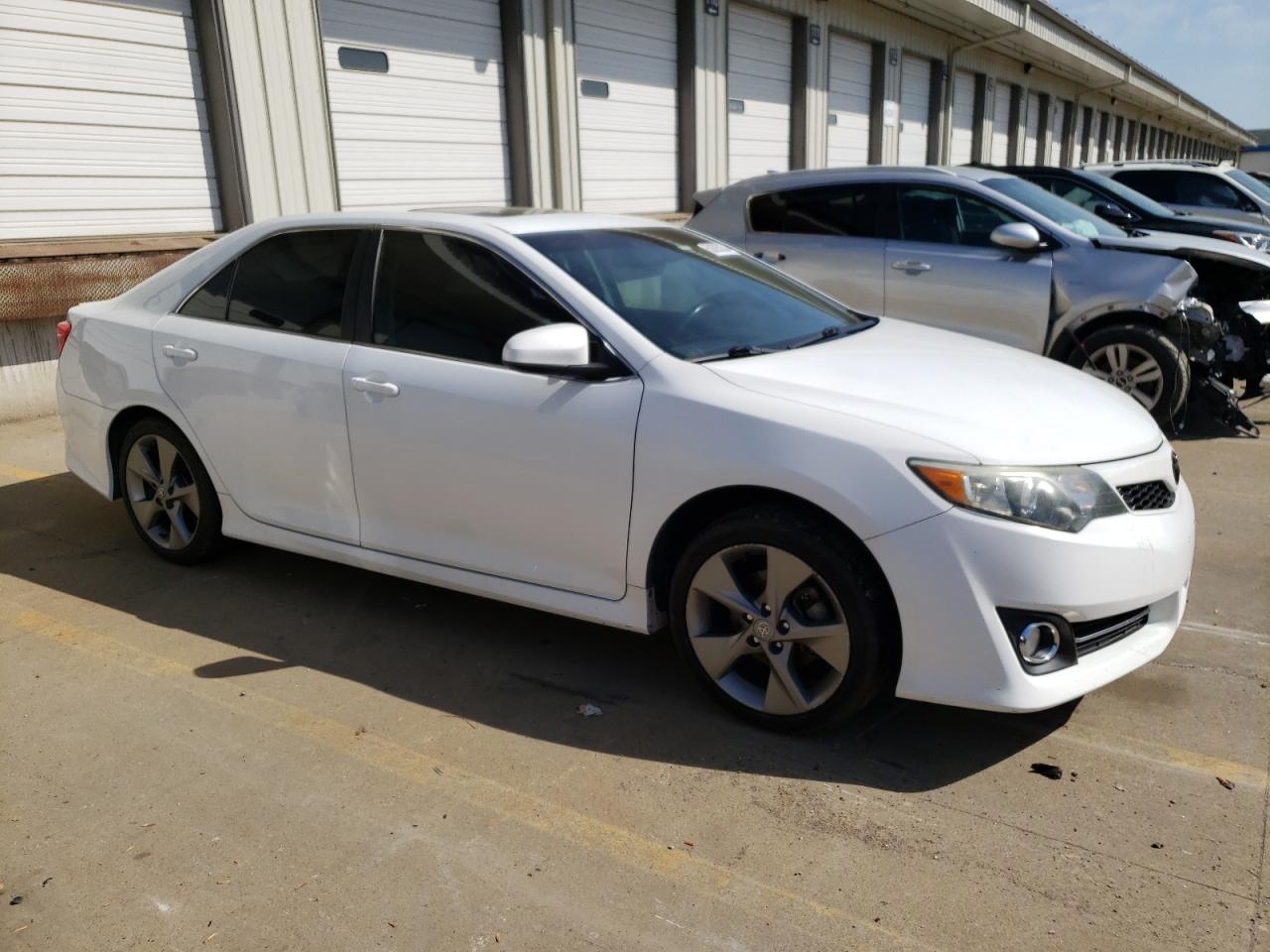 Photo 3 VIN: 4T1BK1FK0CU508558 - TOYOTA CAMRY 