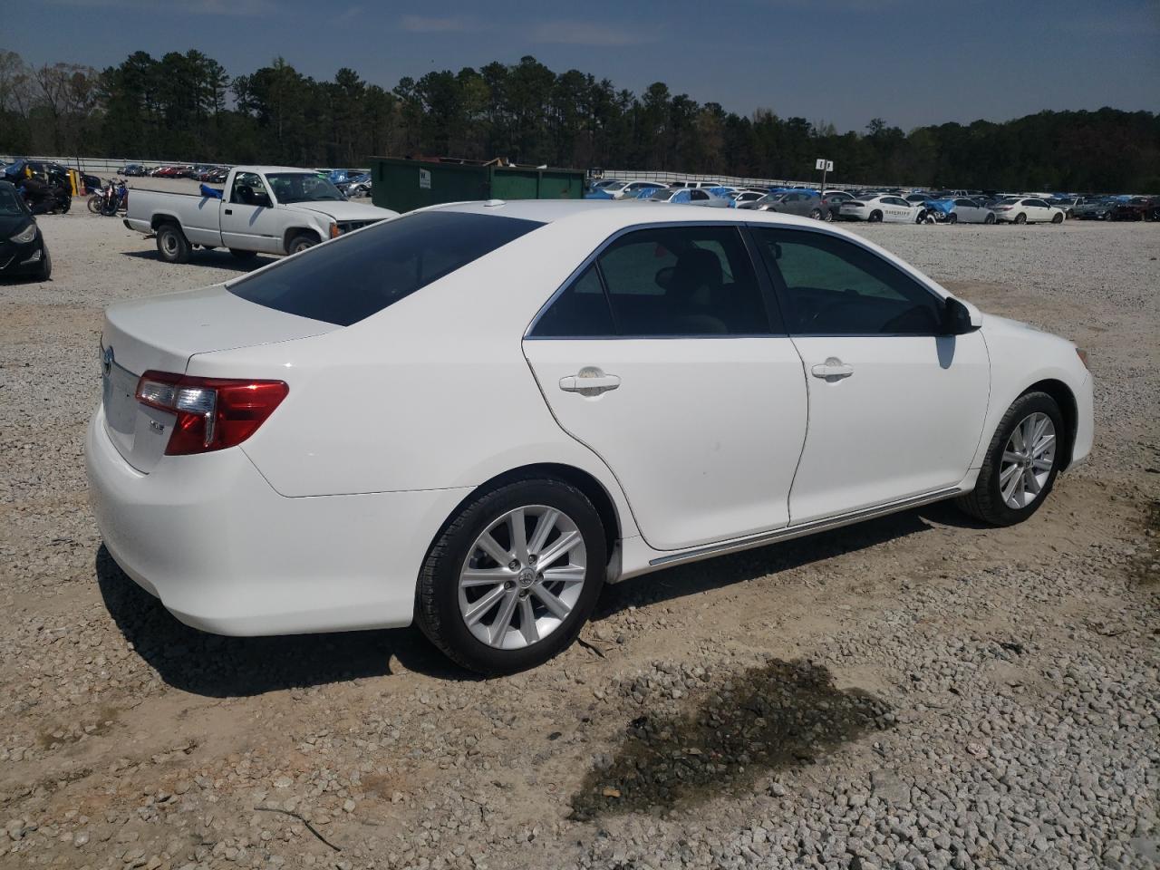 Photo 2 VIN: 4T1BK1FK0DU530318 - TOYOTA CAMRY 