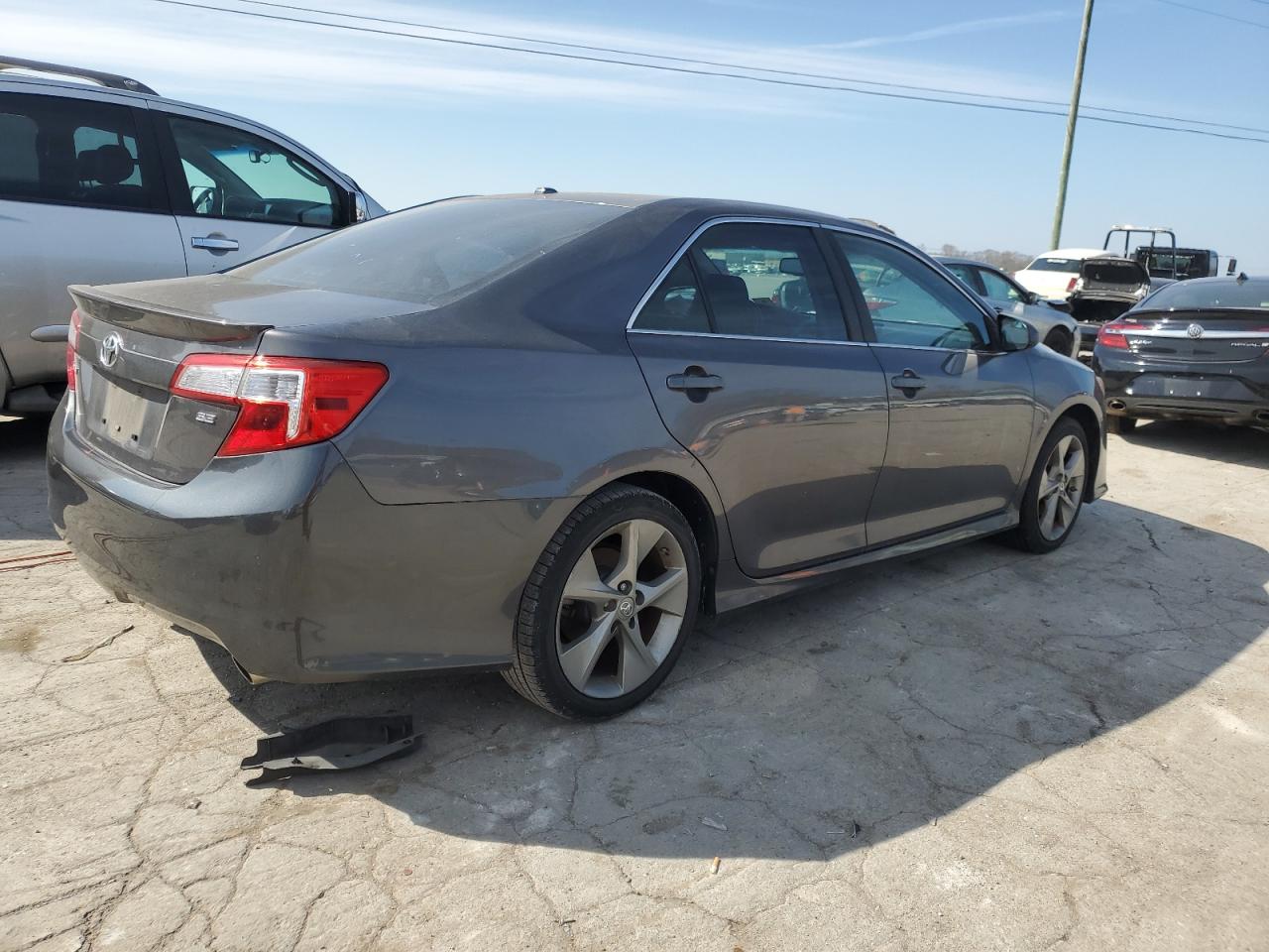 Photo 2 VIN: 4T1BK1FK0DU537348 - TOYOTA CAMRY 