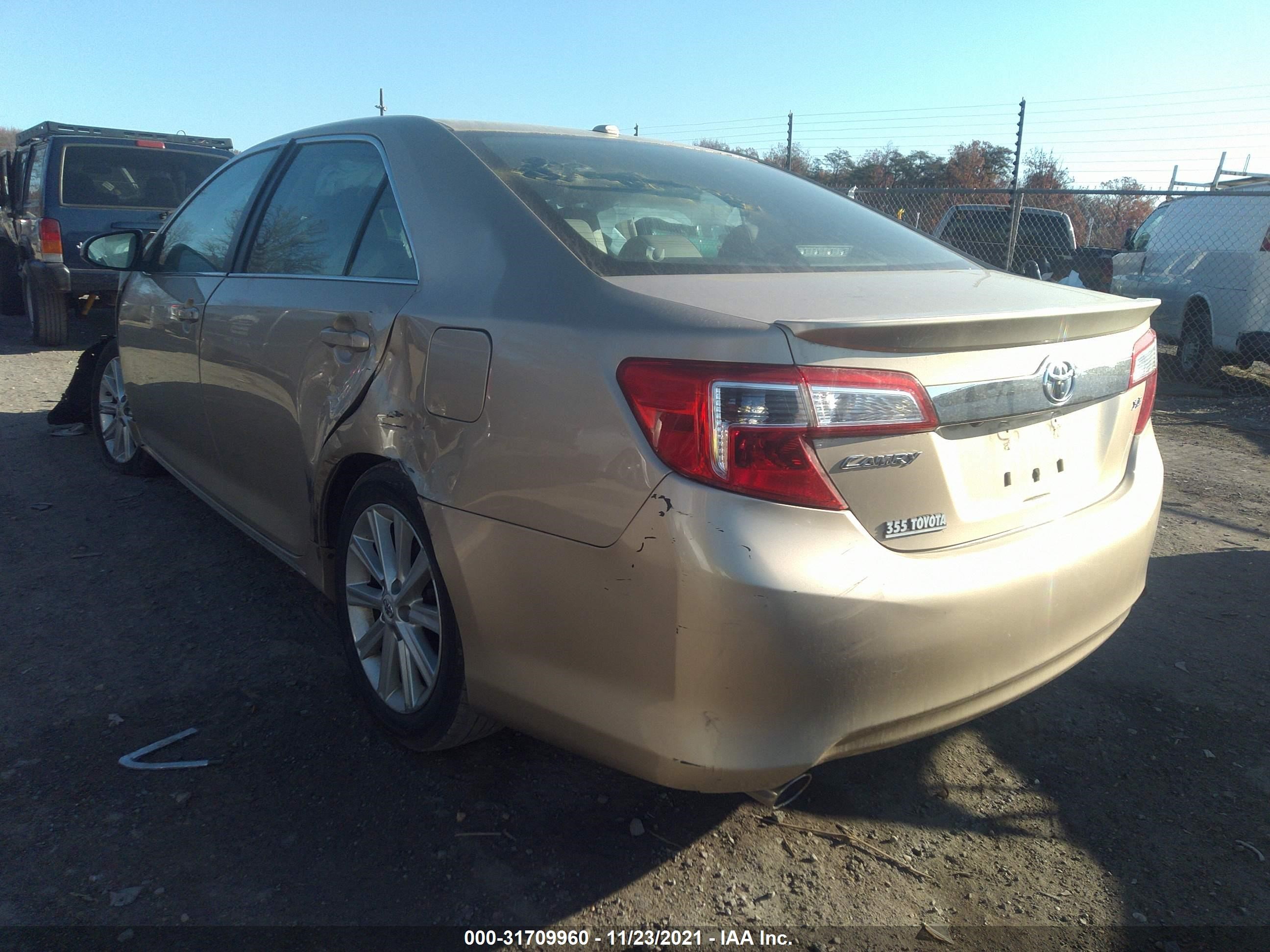 Photo 2 VIN: 4T1BK1FK1CU503403 - TOYOTA CAMRY 