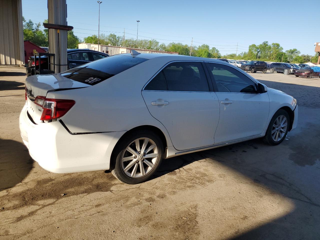 Photo 2 VIN: 4T1BK1FK1CU508617 - TOYOTA CAMRY 