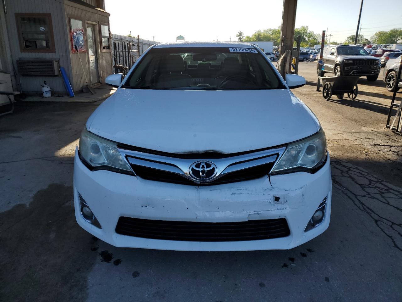 Photo 4 VIN: 4T1BK1FK1CU508617 - TOYOTA CAMRY 