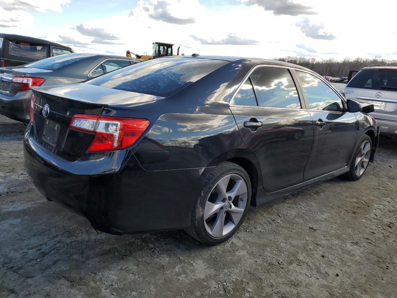 Photo 2 VIN: 4T1BK1FK2DU021251 - TOYOTA CAMRY 