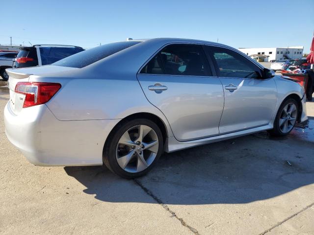 Photo 2 VIN: 4T1BK1FK3CU016560 - TOYOTA CAMRY SE 