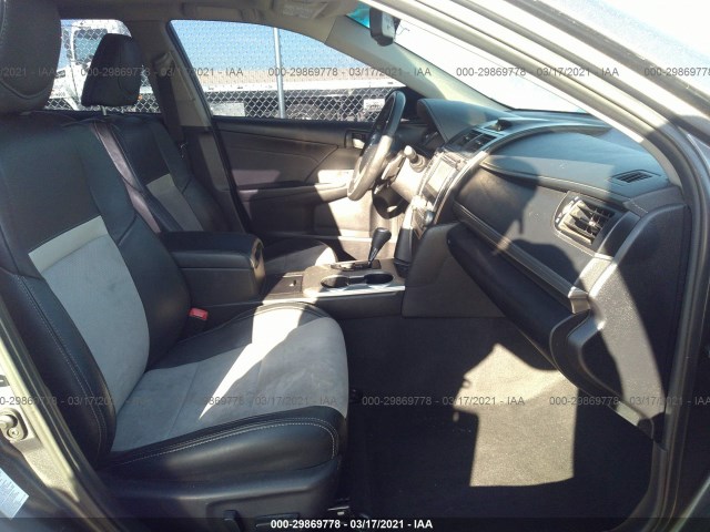 Photo 4 VIN: 4T1BK1FK4DU526112 - TOYOTA CAMRY 