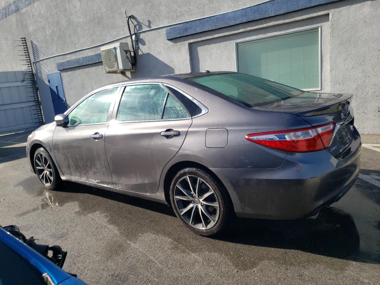 Photo 1 VIN: 4T1BK1FK4HU581231 - TOYOTA CAMRY 