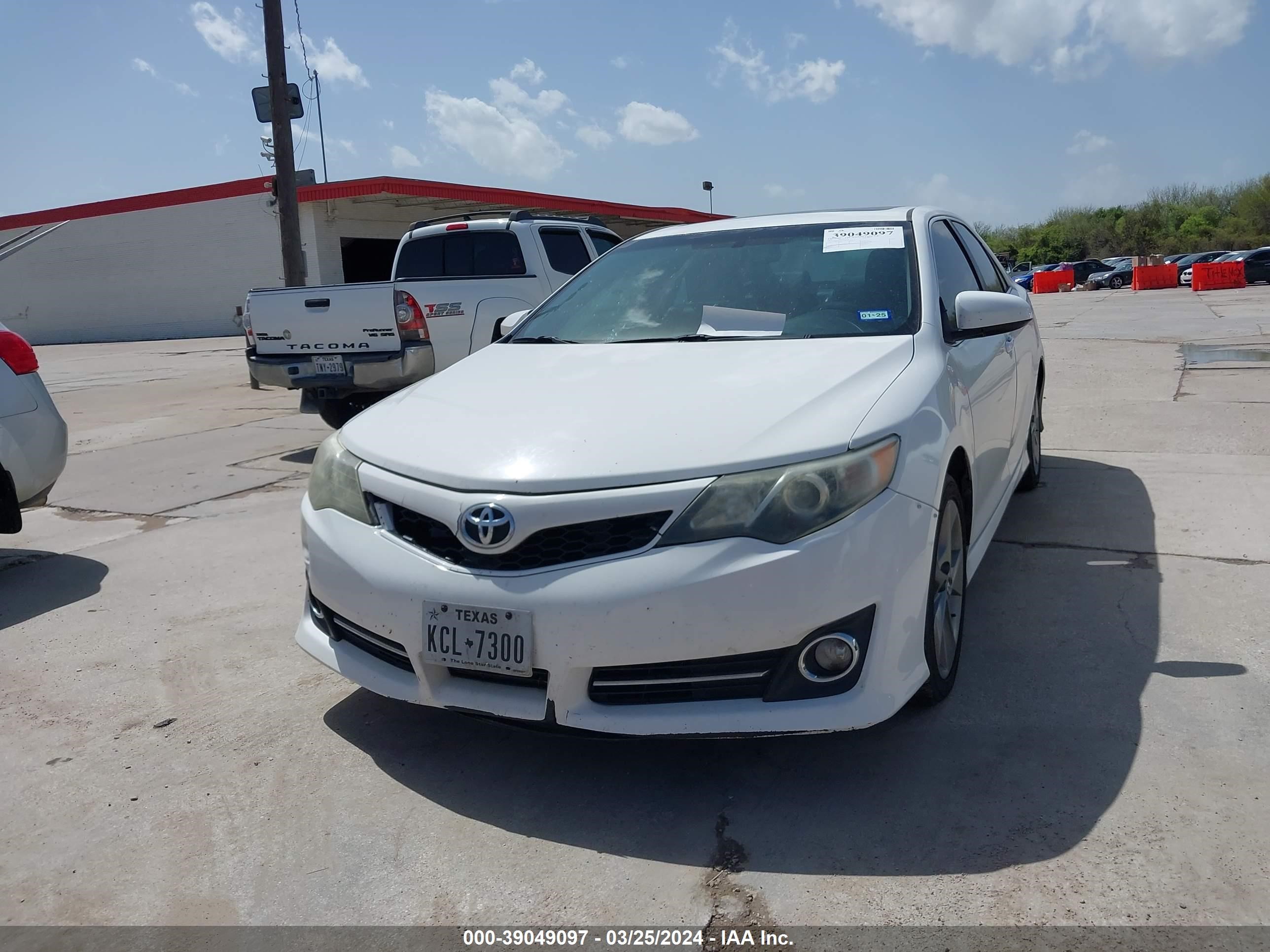 Photo 1 VIN: 4T1BK1FK6CU508547 - TOYOTA CAMRY 