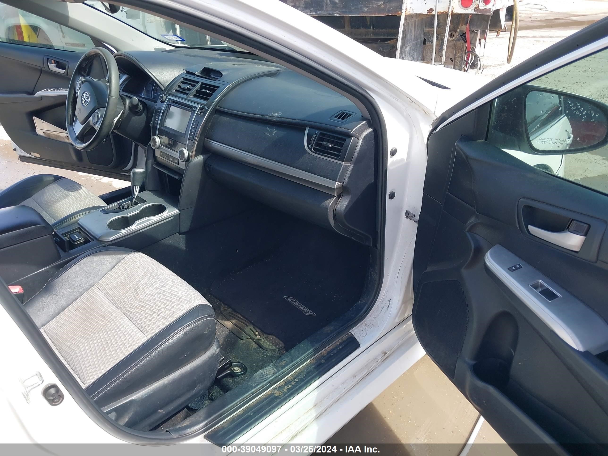 Photo 4 VIN: 4T1BK1FK6CU508547 - TOYOTA CAMRY 