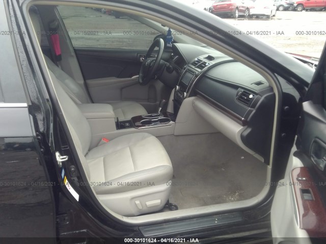 Photo 4 VIN: 4T1BK1FK8DU531555 - TOYOTA CAMRY 