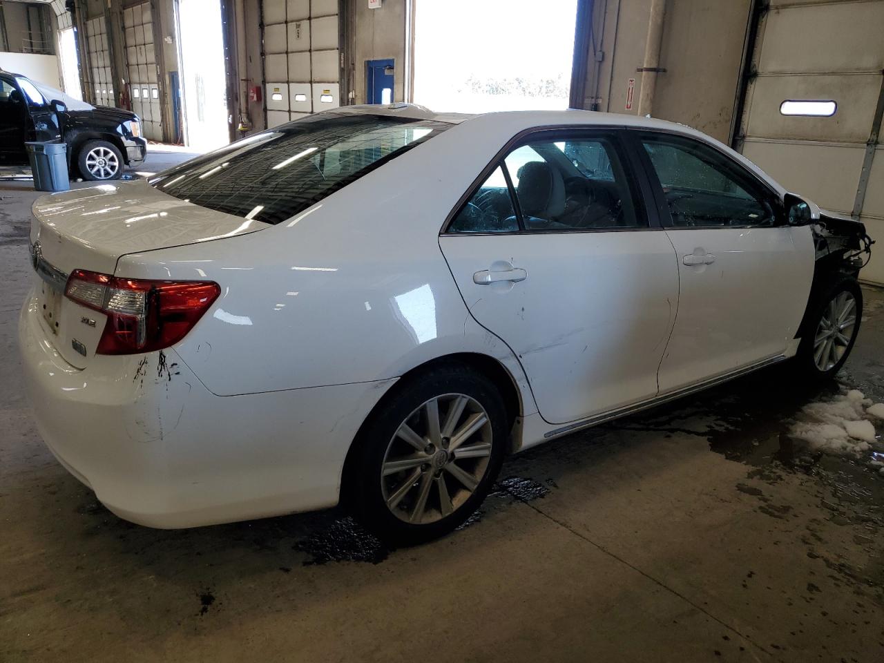 Photo 2 VIN: 4T1BK1FKXDU022230 - TOYOTA CAMRY 