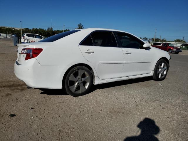 Photo 2 VIN: 4T1BK1FKXEU548987 - TOYOTA CAMRY SE 