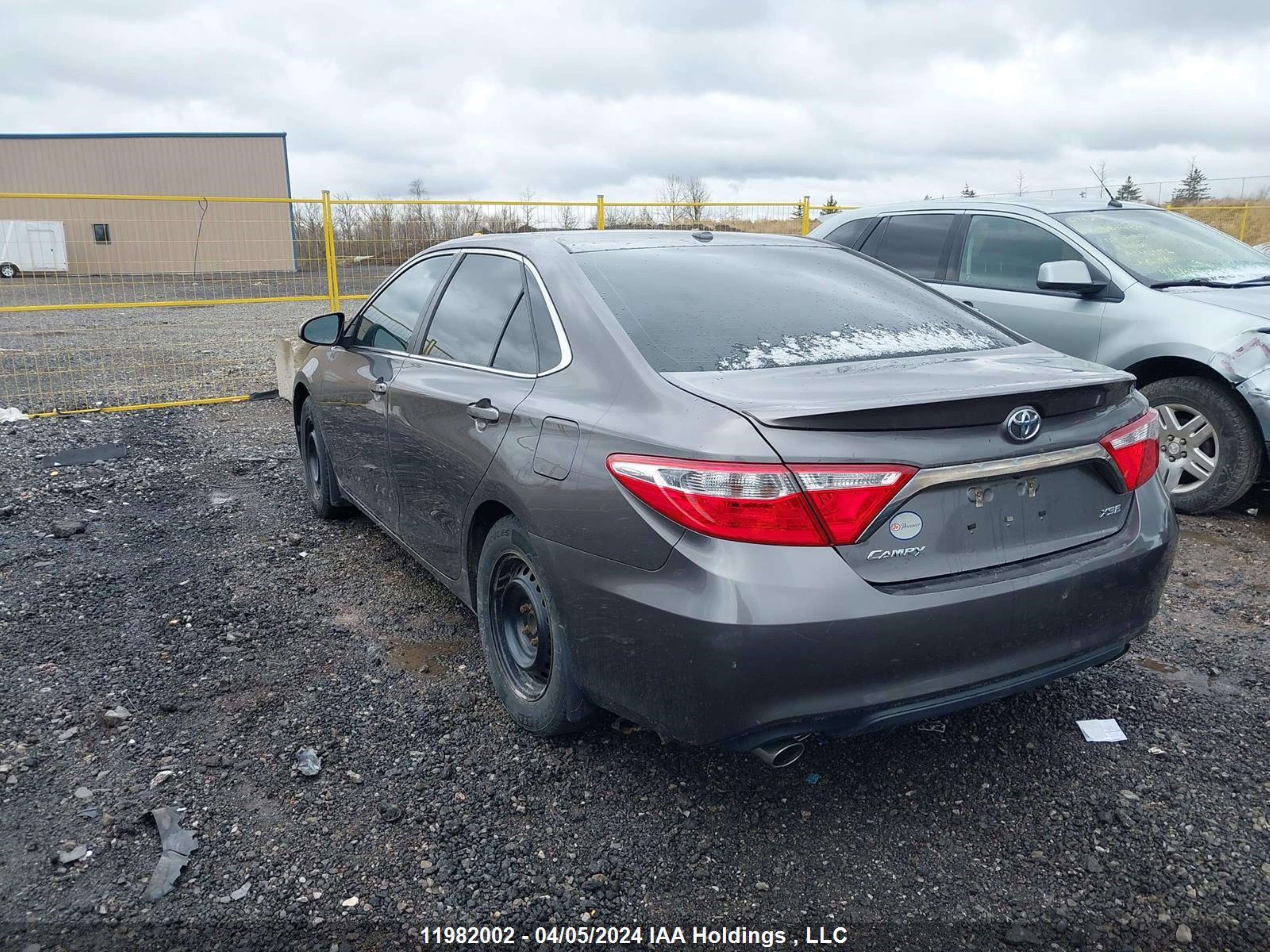 Photo 2 VIN: 4T1BK1FKXFU565046 - TOYOTA CAMRY 