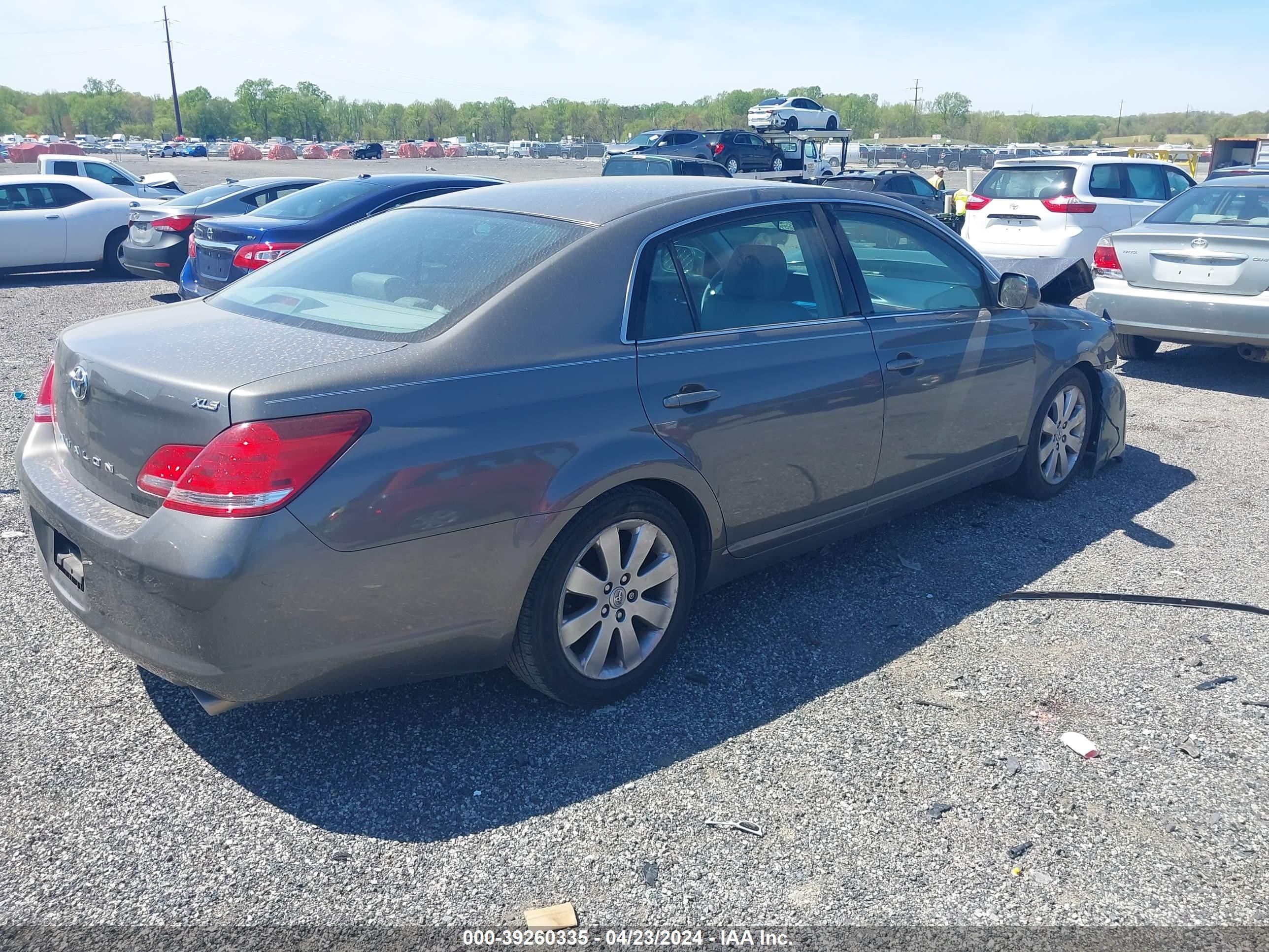 Photo 3 VIN: 4T1BK36B05U024470 - TOYOTA AVALON 