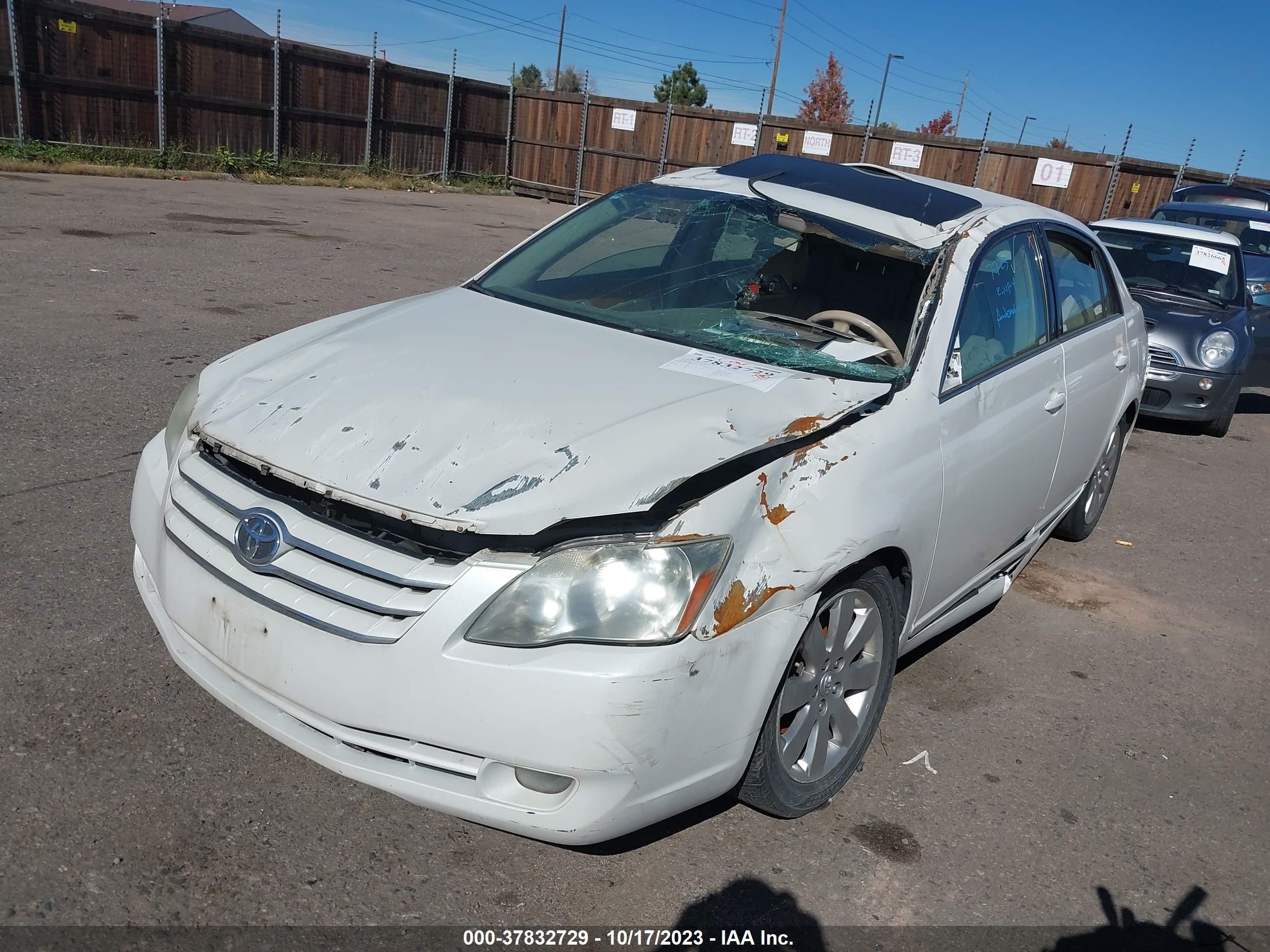 Photo 1 VIN: 4T1BK36B06U070642 - TOYOTA AVALON 