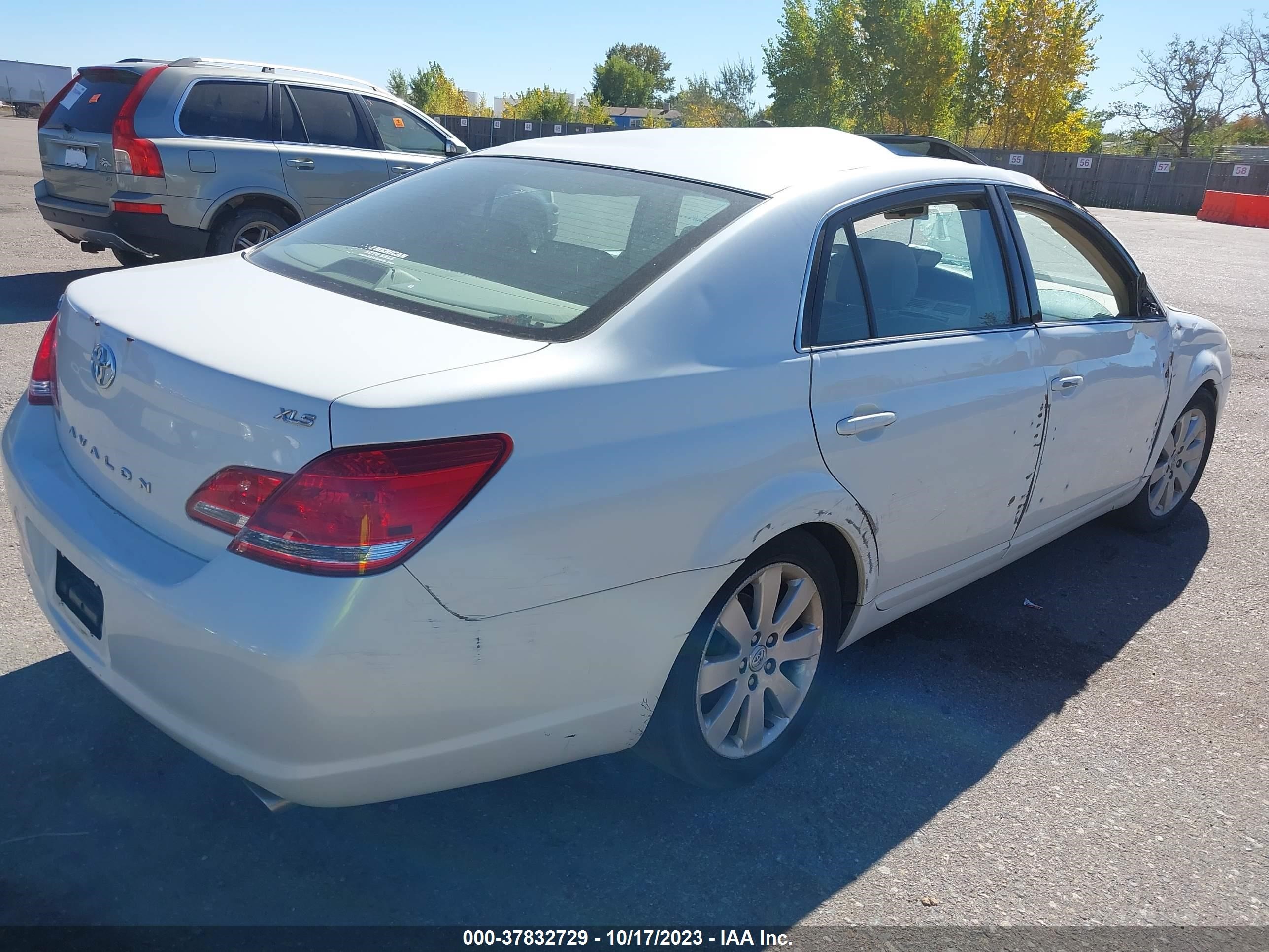 Photo 3 VIN: 4T1BK36B06U070642 - TOYOTA AVALON 