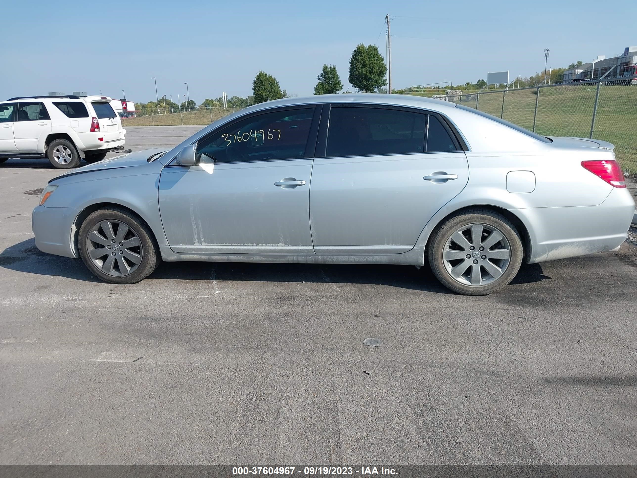 Photo 13 VIN: 4T1BK36B07U202803 - TOYOTA AVALON 