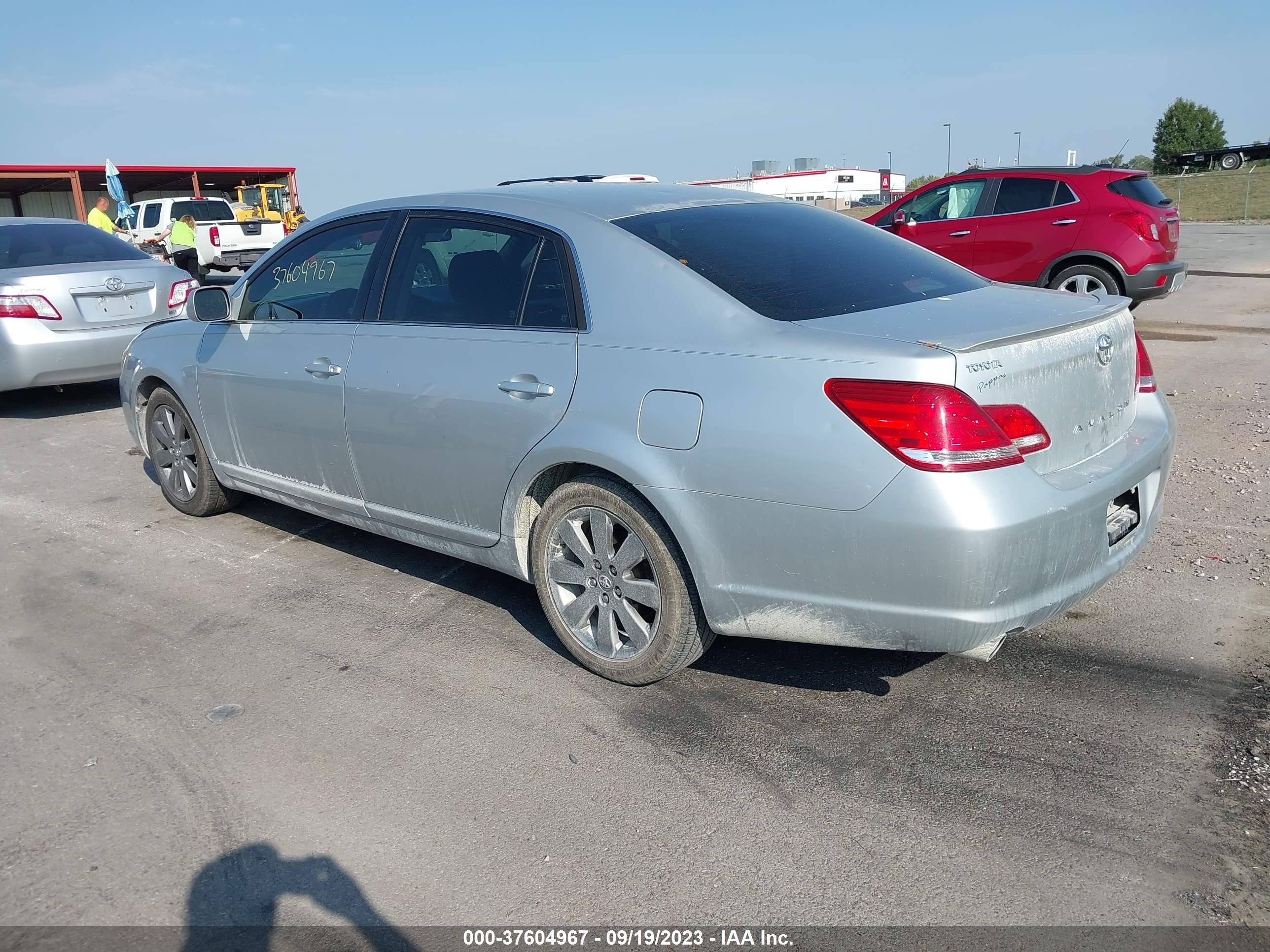 Photo 2 VIN: 4T1BK36B07U202803 - TOYOTA AVALON 